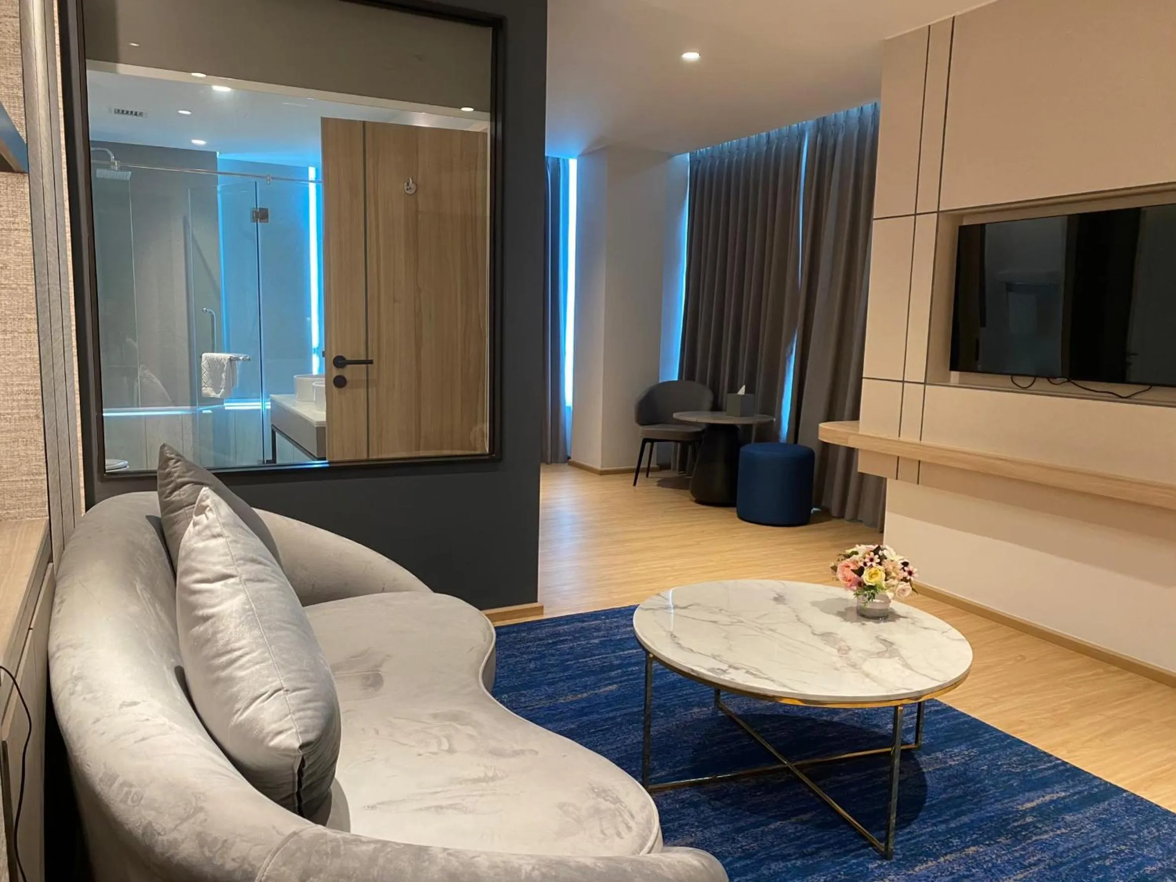 Living room in Miracle Grand Convention Hotel