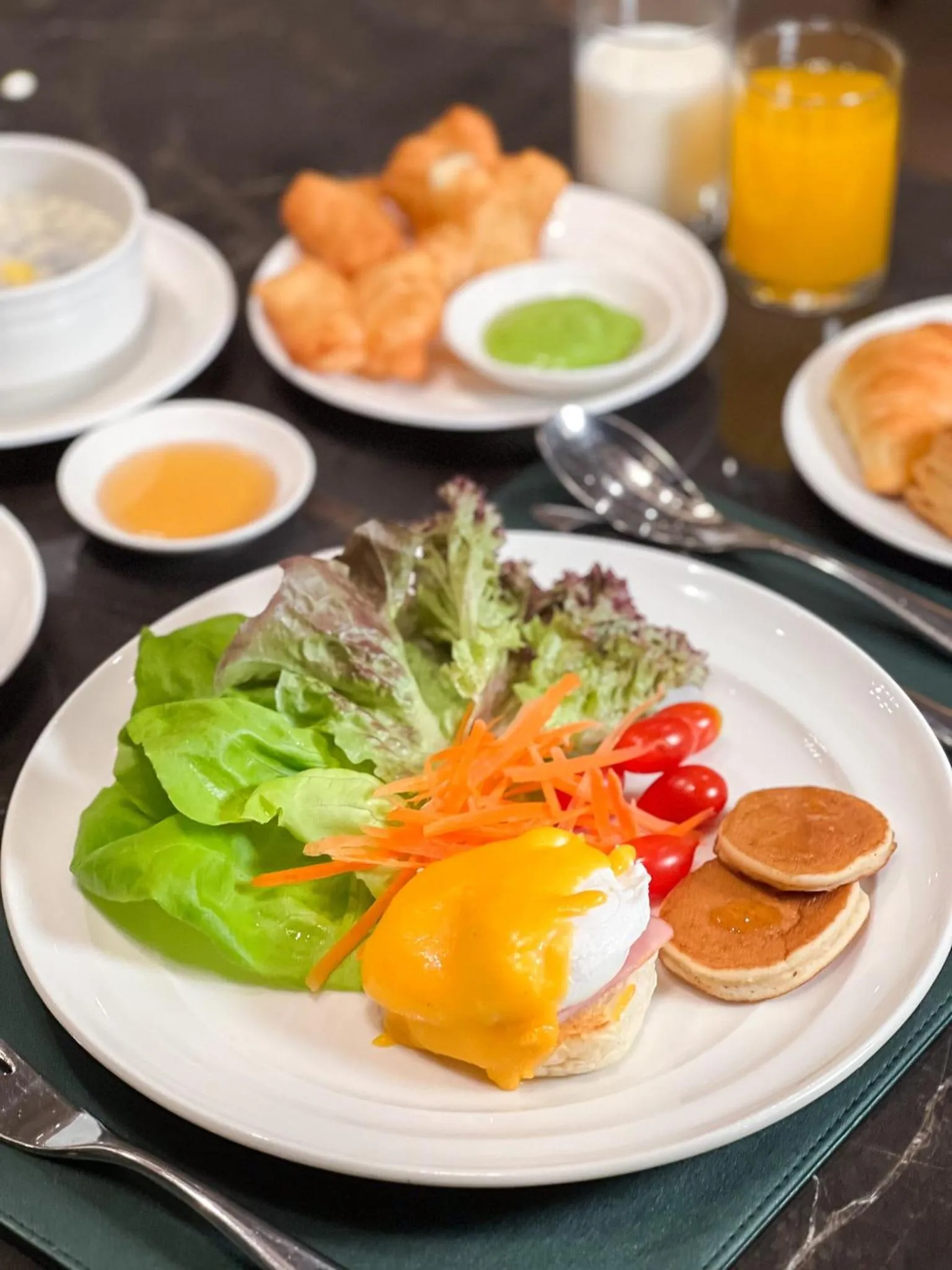 Breakfast in Miracle Grand Convention Hotel