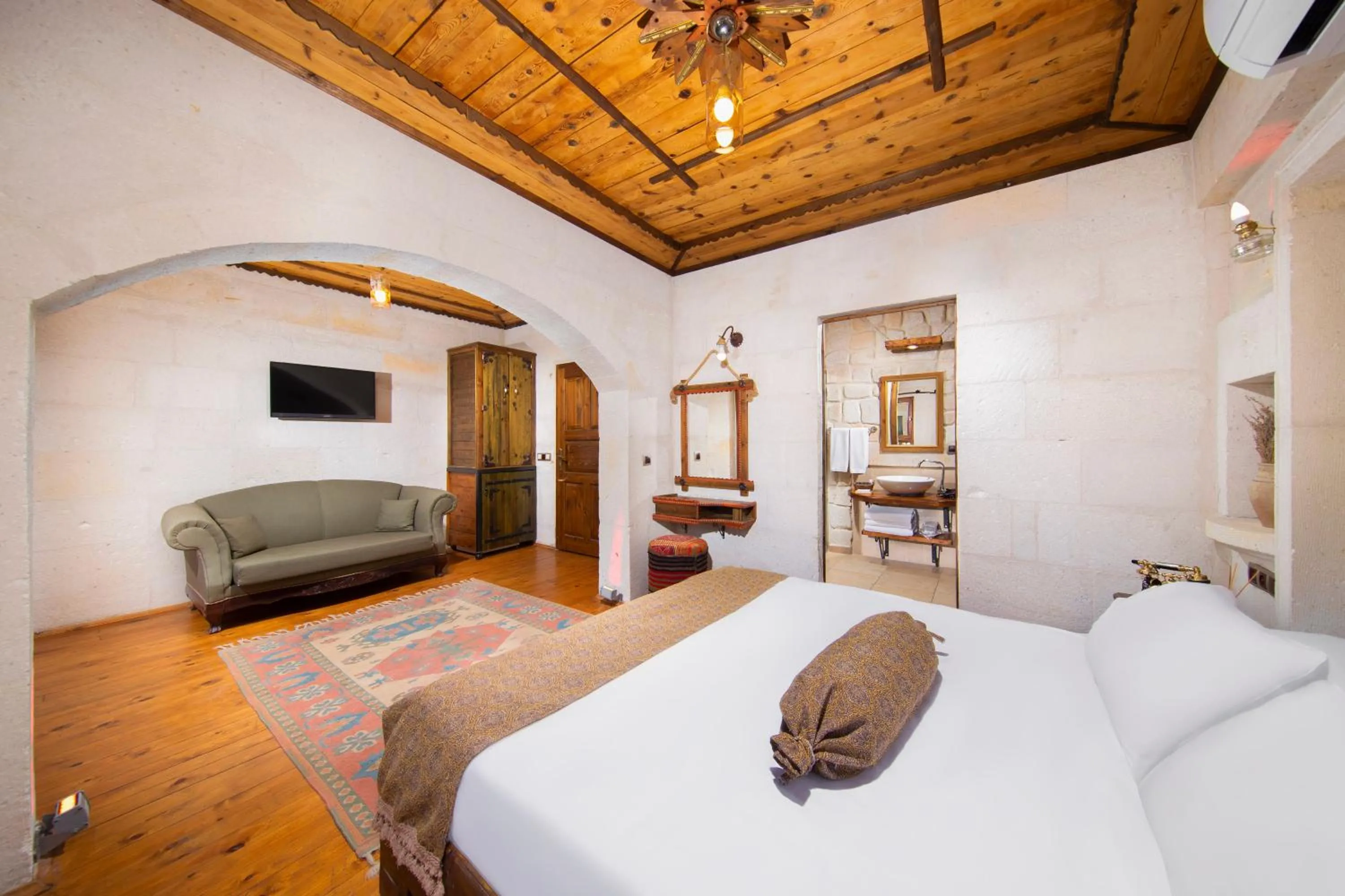 Photo of the whole room, Bed in Aja Cappadocia Cave Hotel