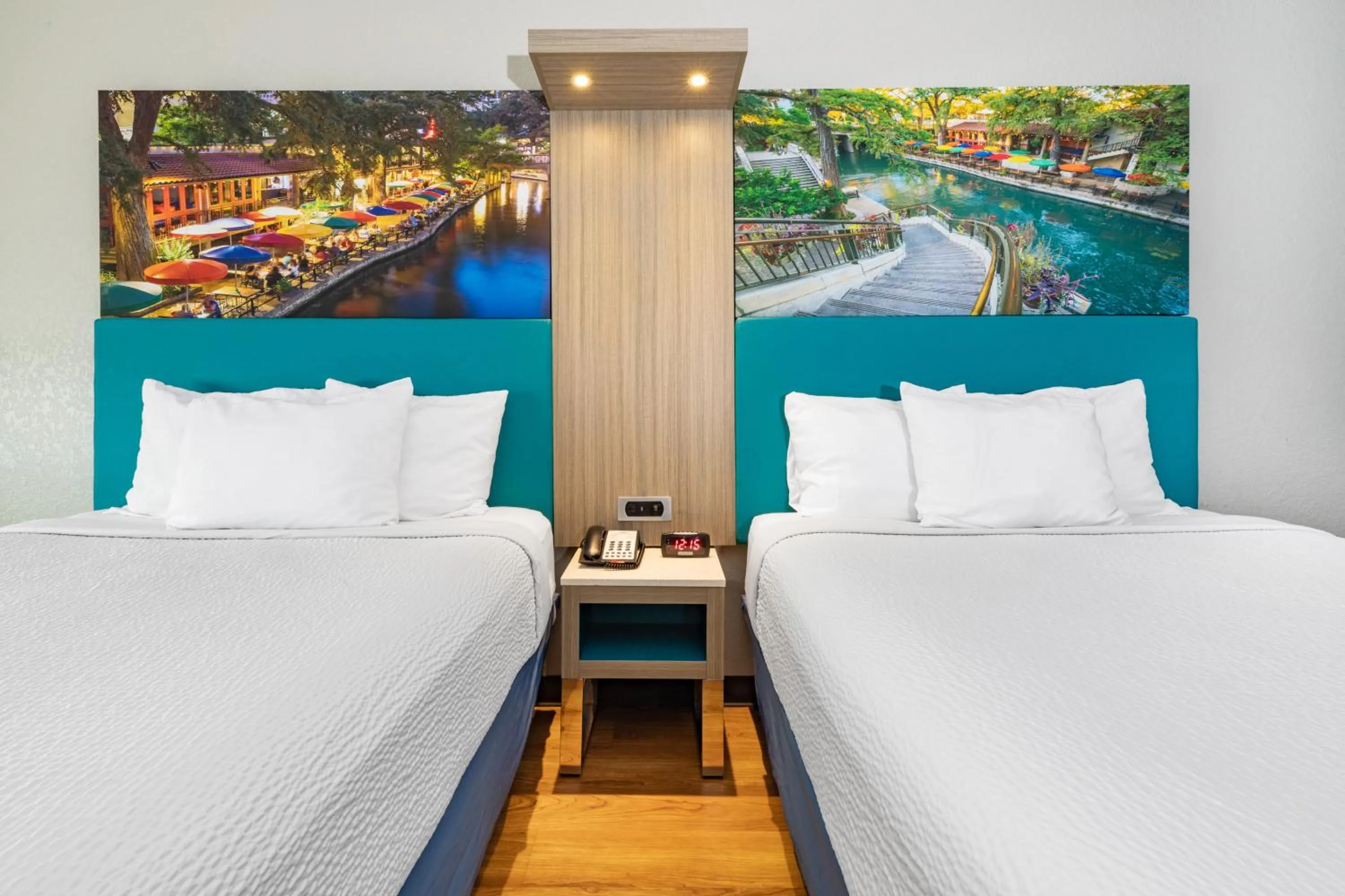 Bedroom, Bed in Days Inn & Suites by Wyndham San Antonio near Frost Bank Center