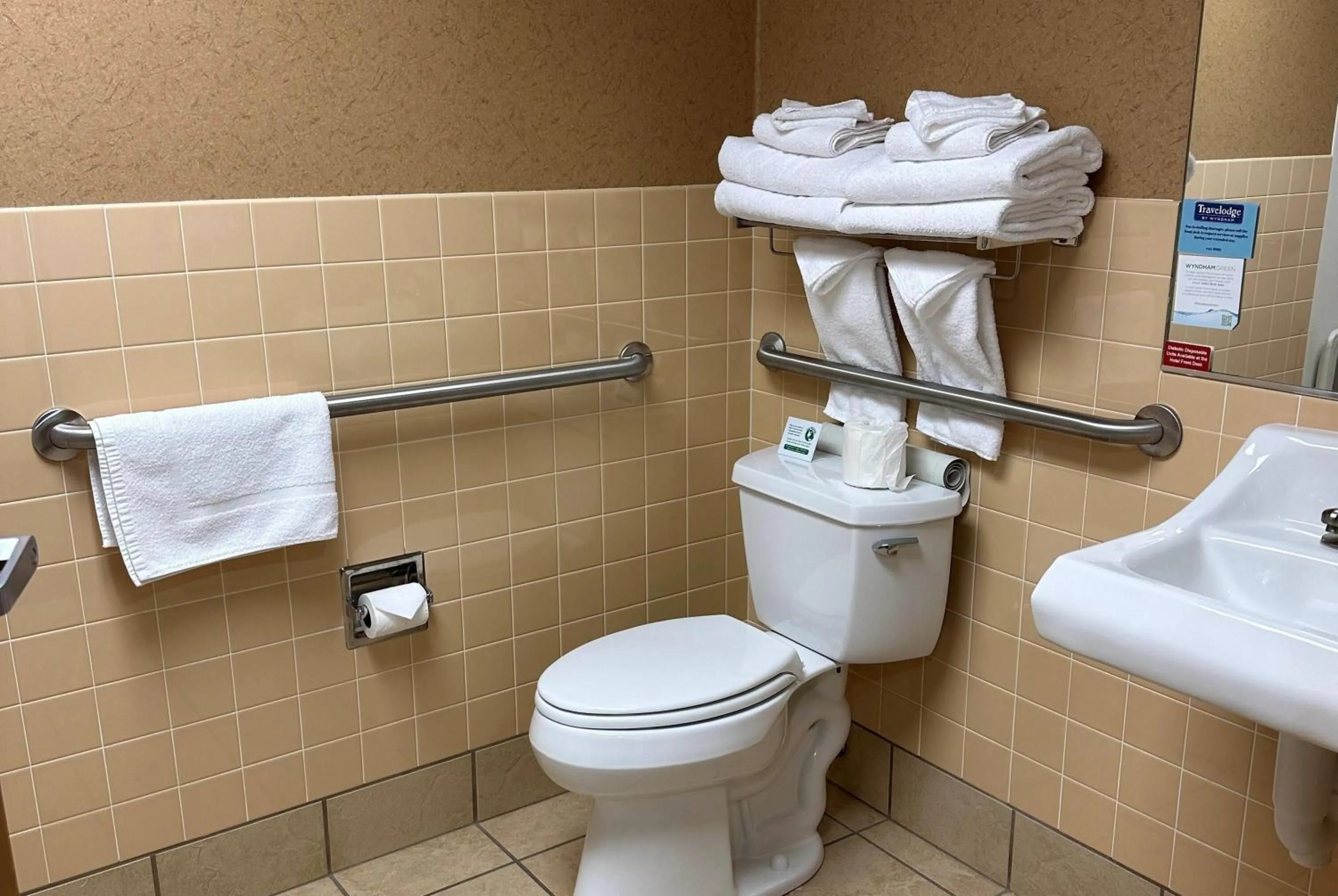 Bedroom in Travelodge by Wyndham Deadwood