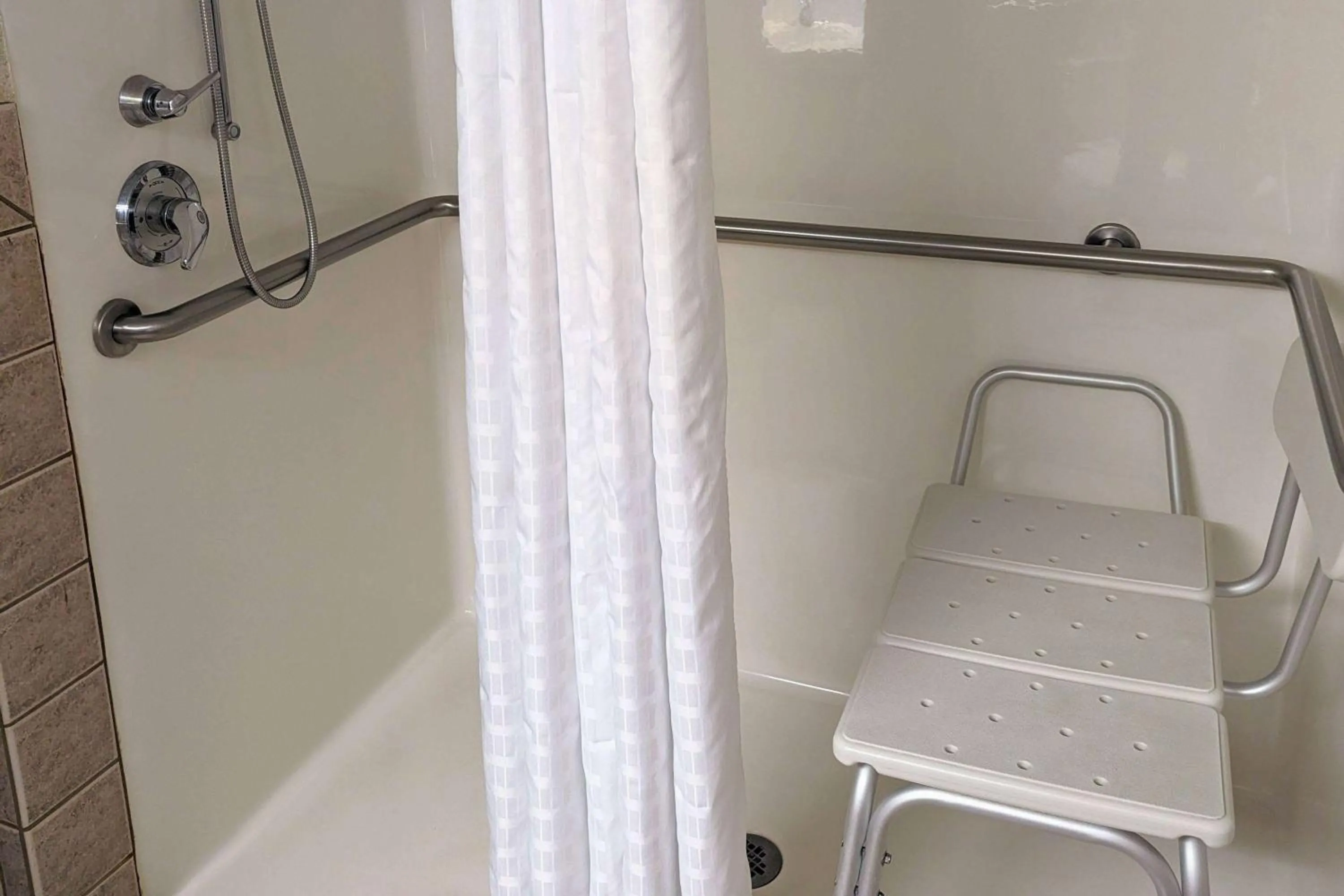 Photo of the whole room in Travelodge by Wyndham Deadwood