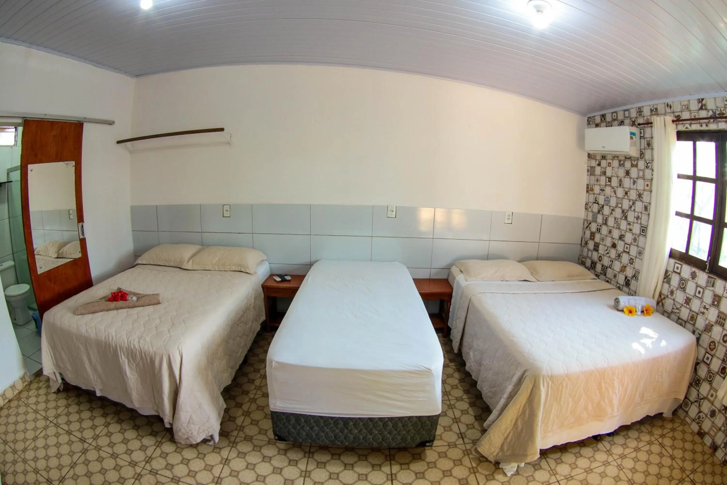 Bedroom, Bed in Pousada Leão Marinho