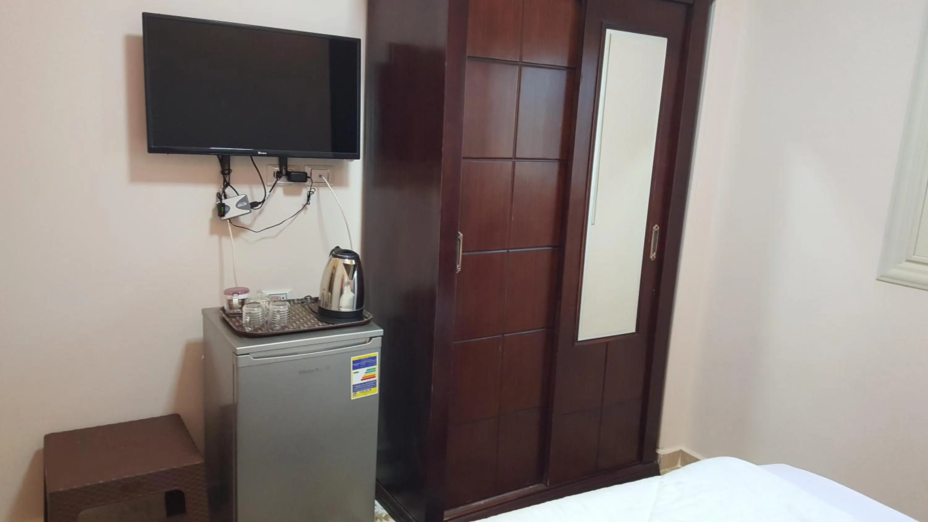 TV and multimedia, Bed in Royal Pyramids Inn