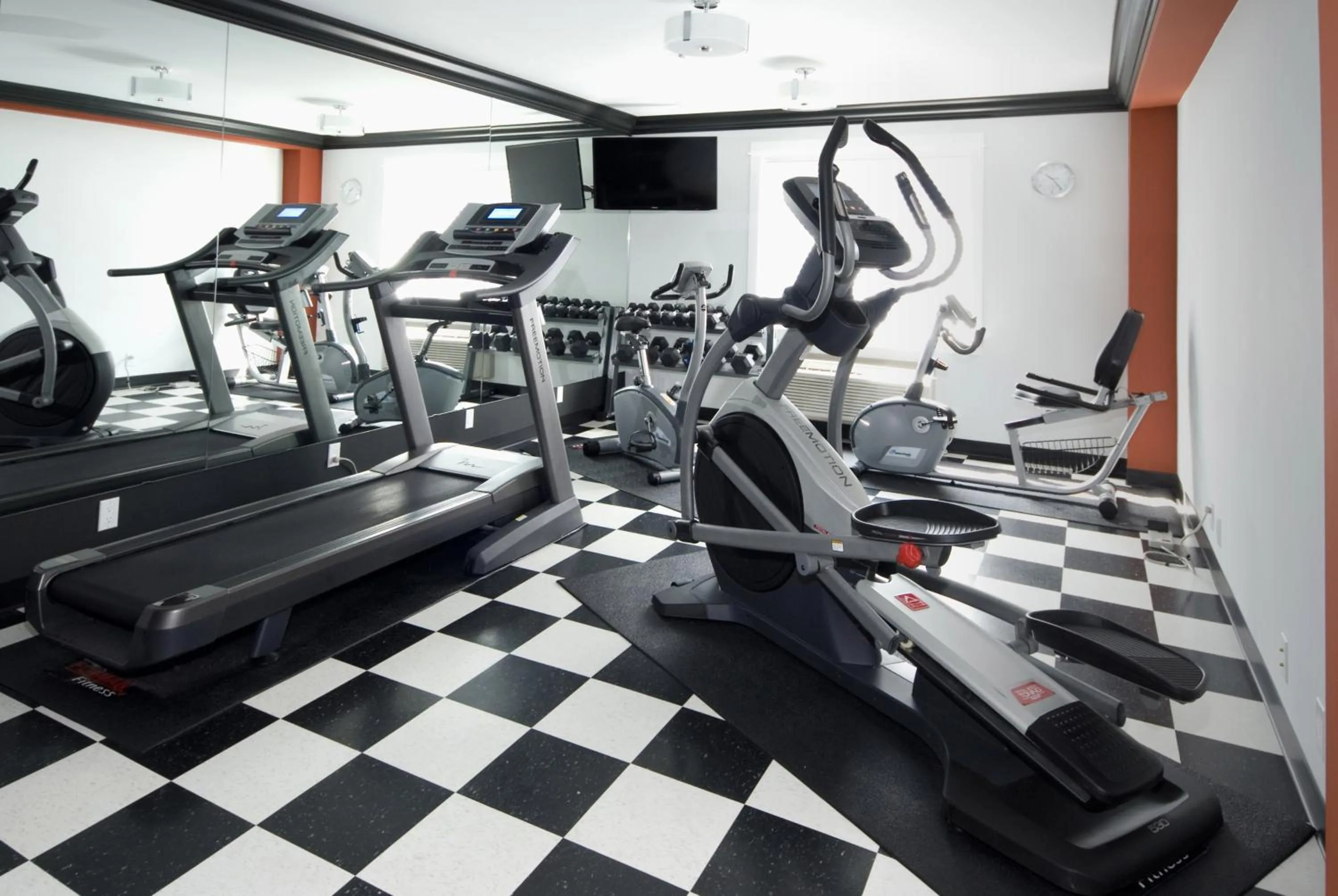 Fitness centre/facilities in Ramada by Wyndham Surrey/Langley