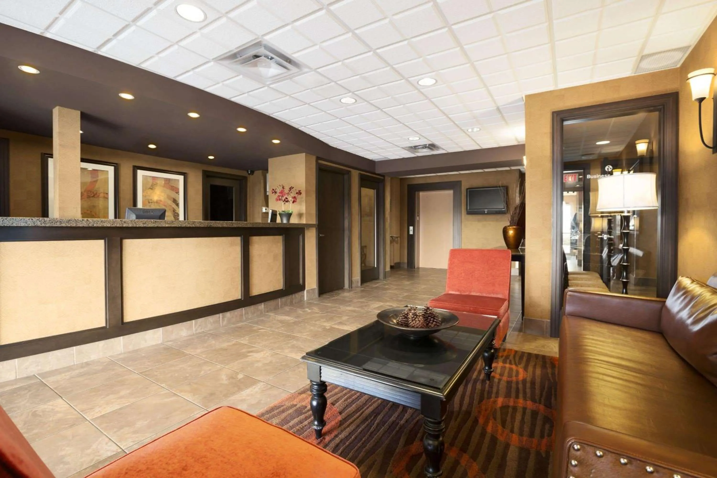 Lobby or reception in Ramada by Wyndham Surrey/Langley