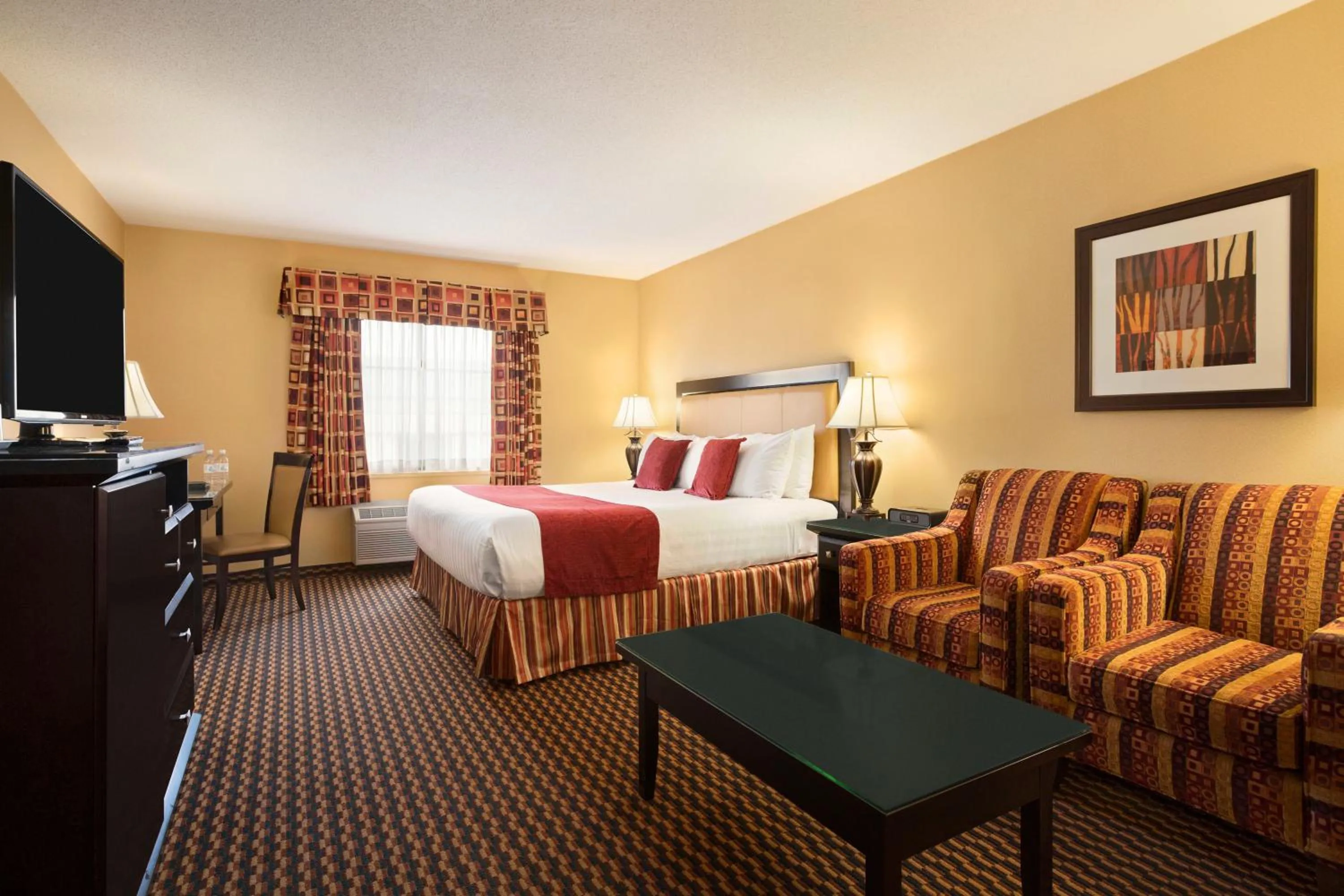 Photo of the whole room, Bed in Ramada by Wyndham Surrey/Langley