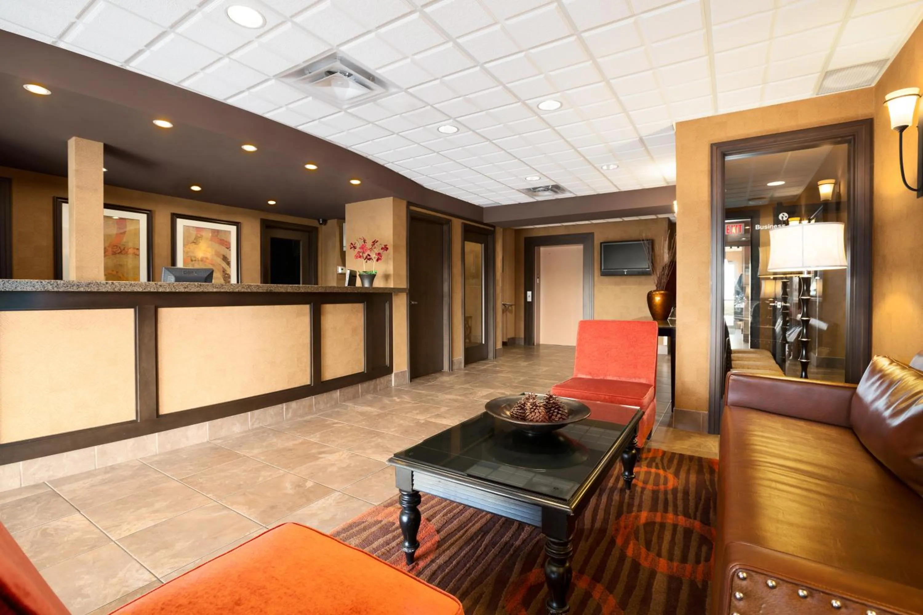 Lobby or reception in Ramada by Wyndham Surrey/Langley