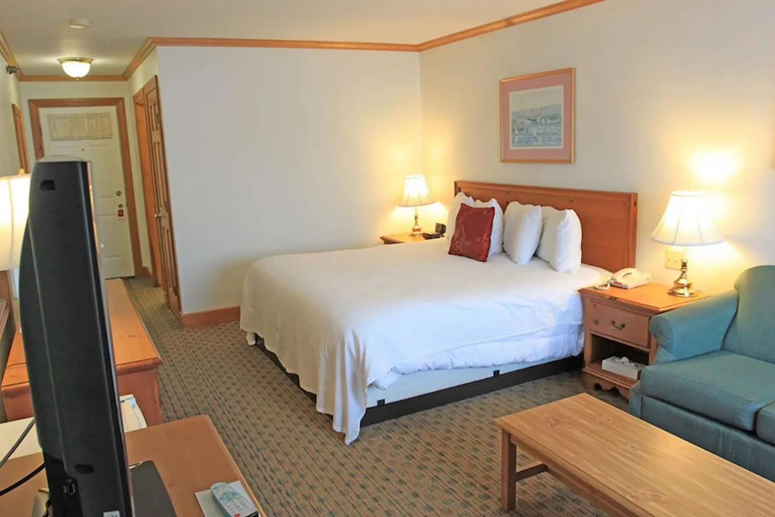 One King Main Inn 3rd Floor in Tugboat Inn