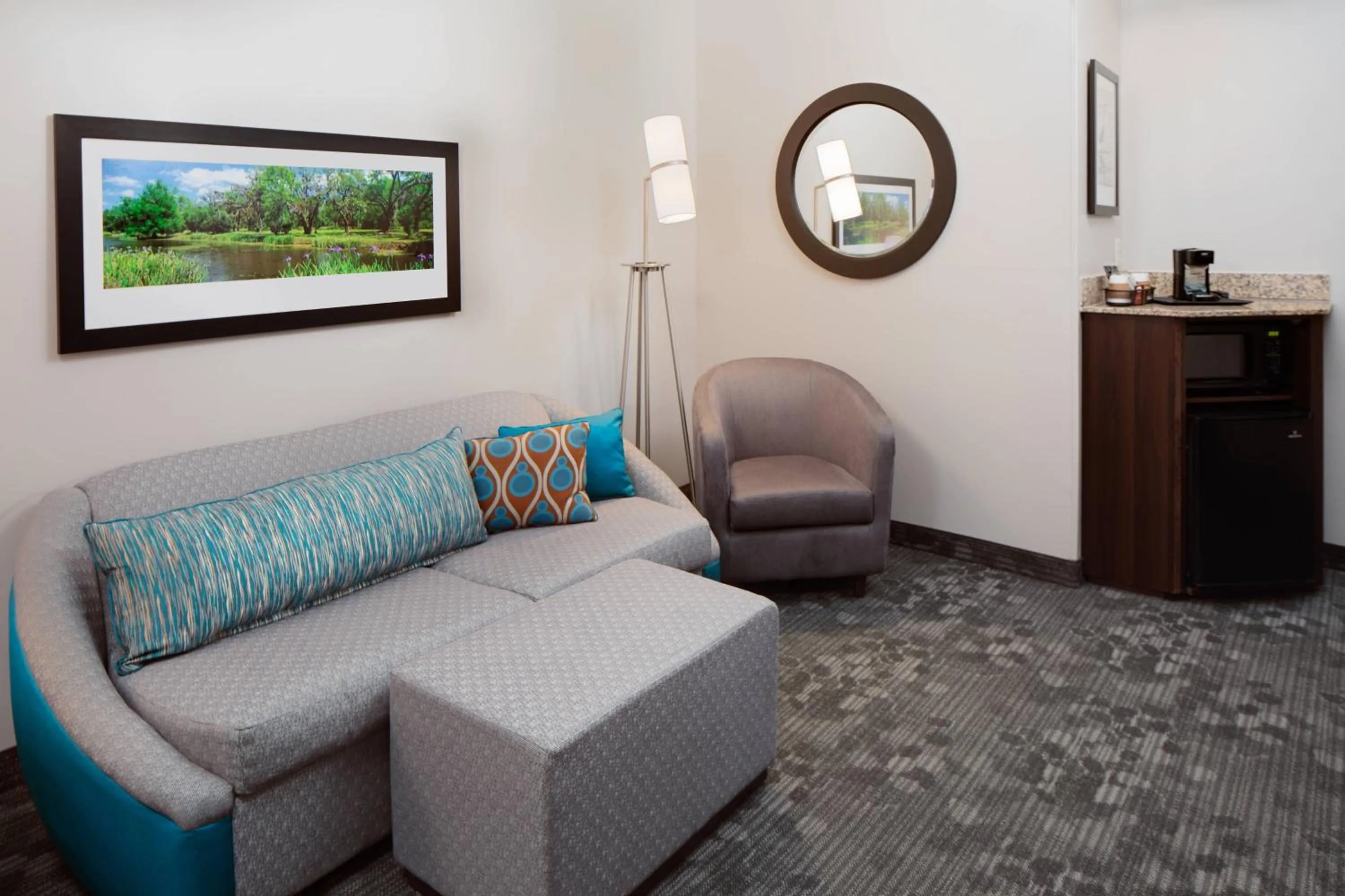 Living room in Courtyard by Marriott Houma