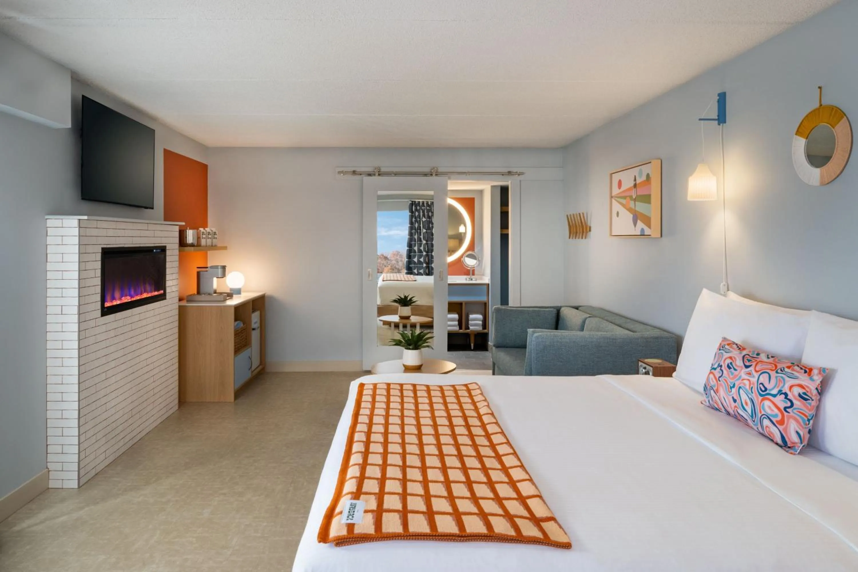 Photo of the whole room, Bed in The Wayback, Pigeon Forge, A Tribute Portfolio Hotel