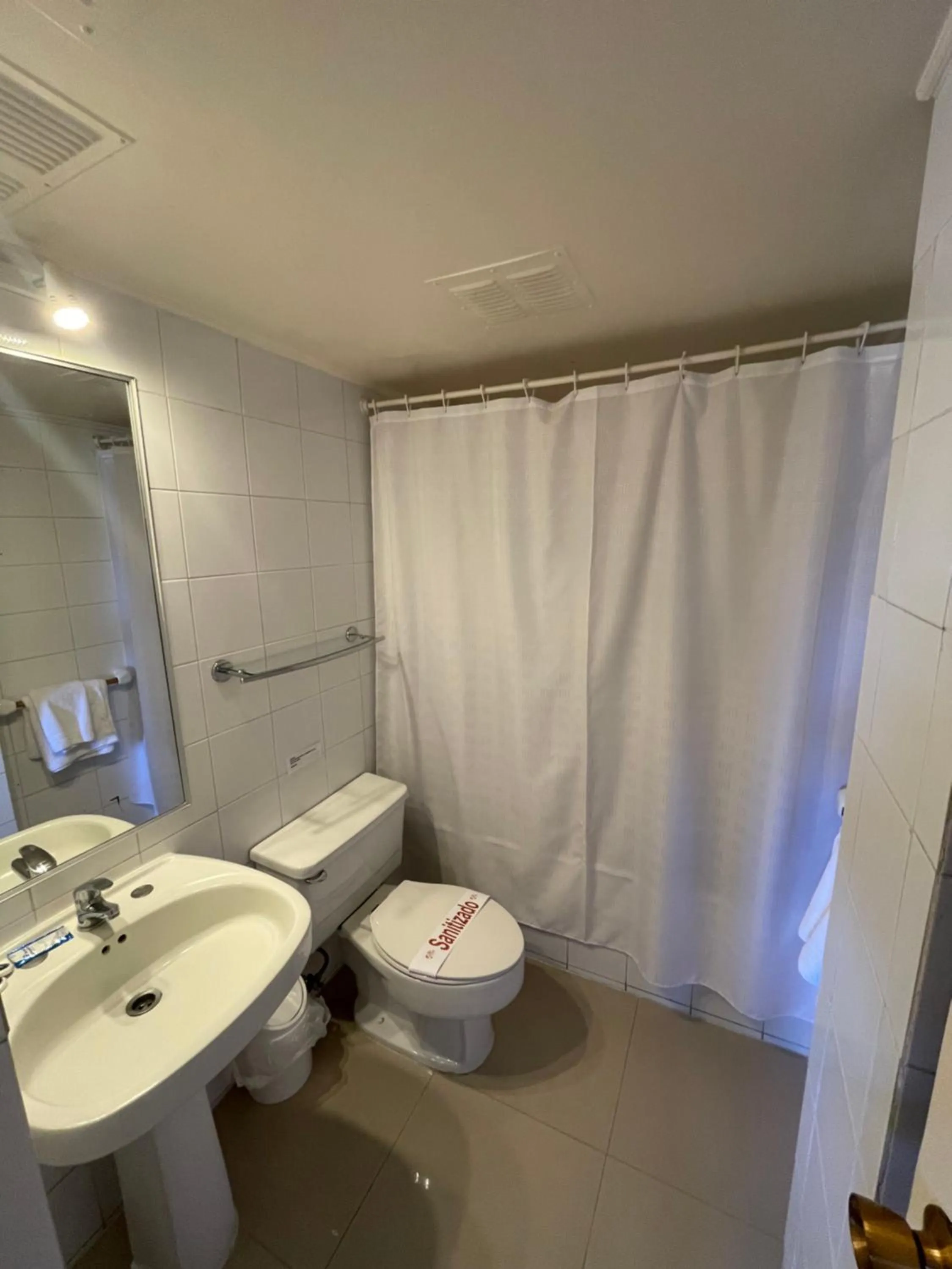 Bathroom in Hotel Apart Colón