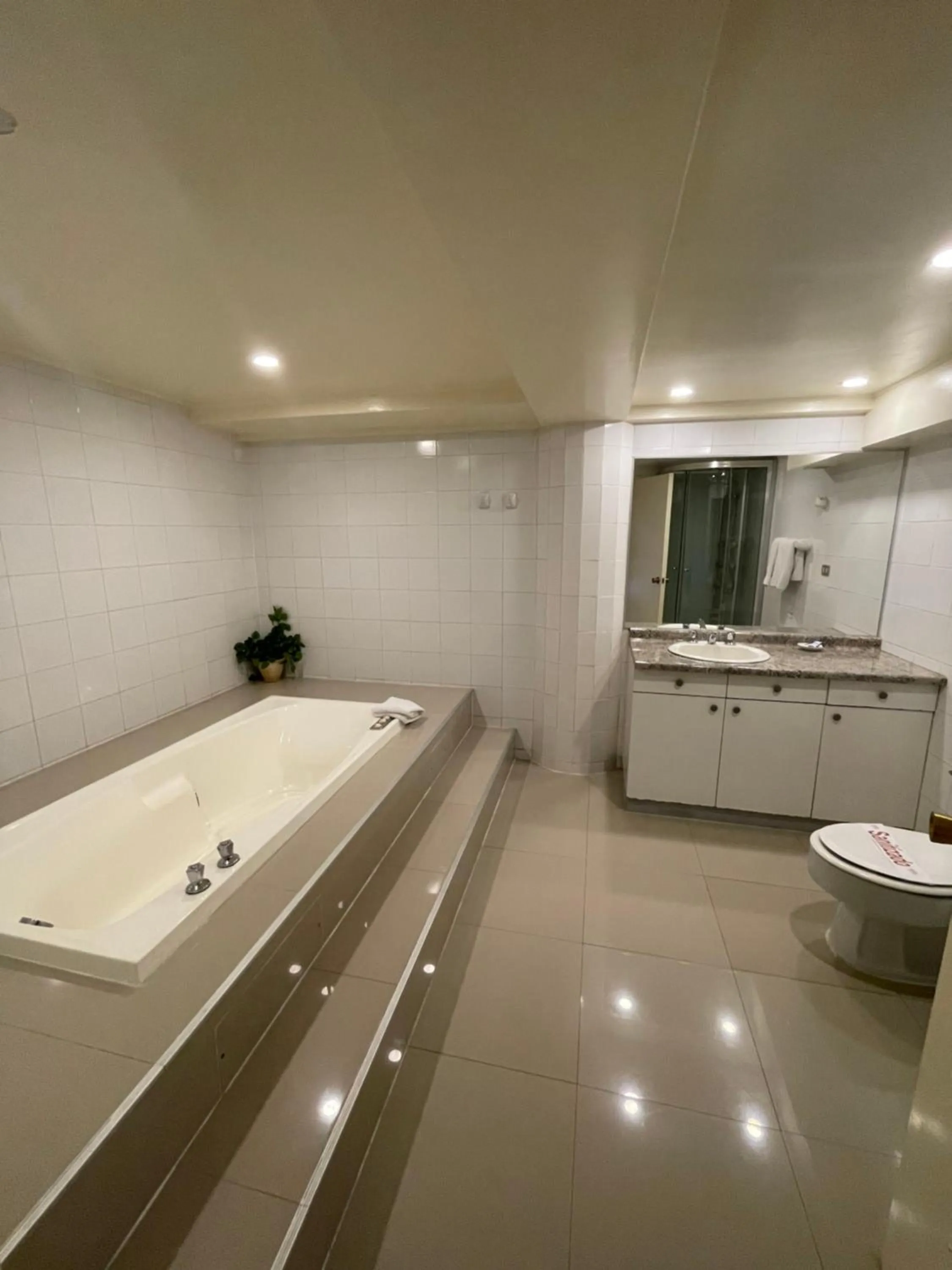 Bathroom in Hotel Apart Colón