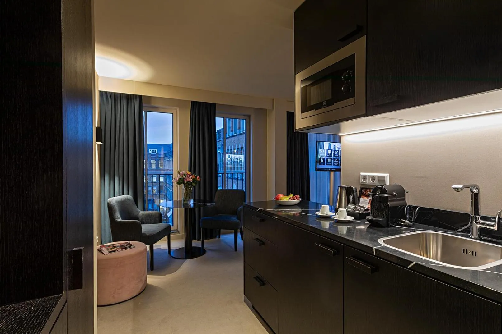 Coffee/tea facilities in Pestana Amsterdam Riverside