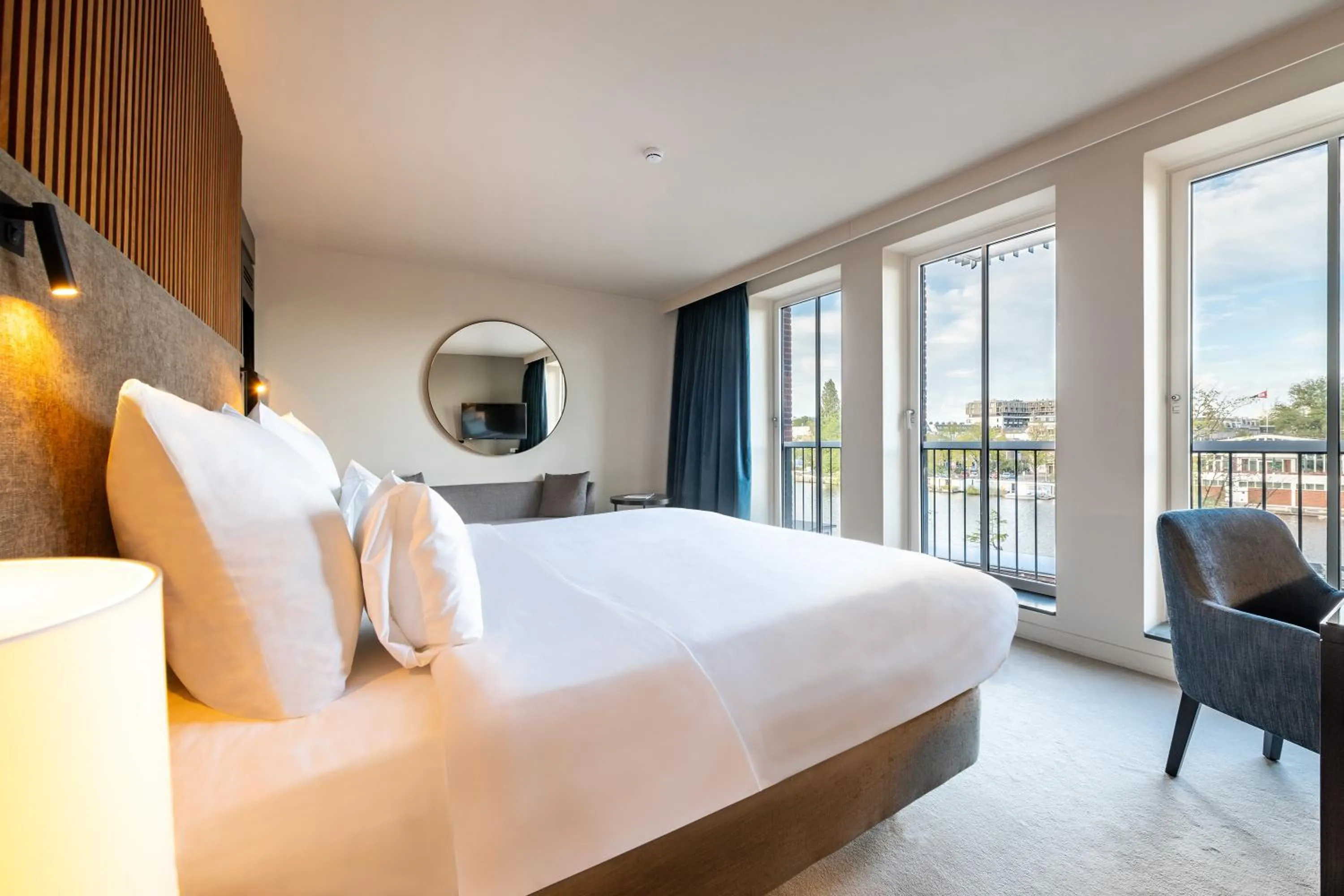 Photo of the whole room, Bed in Pestana Amsterdam Riverside