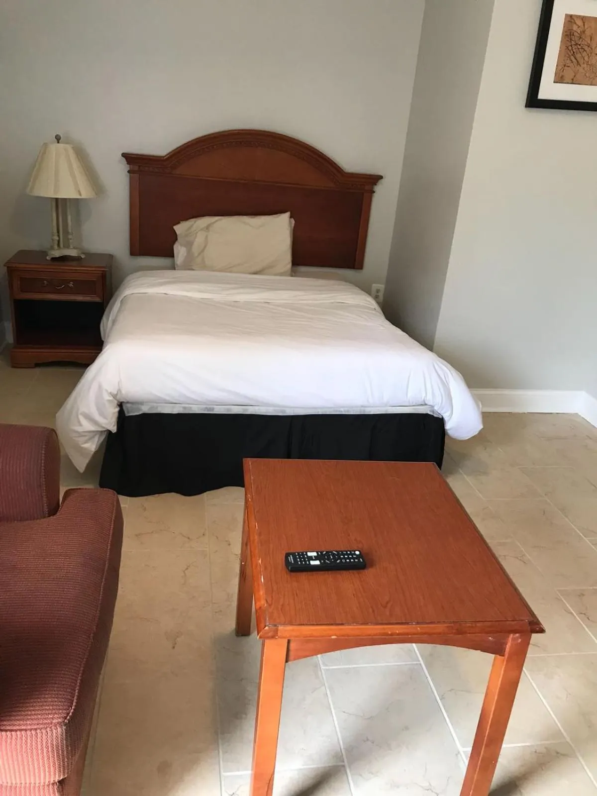 Bed in Red Carpet Inn, Alexandria