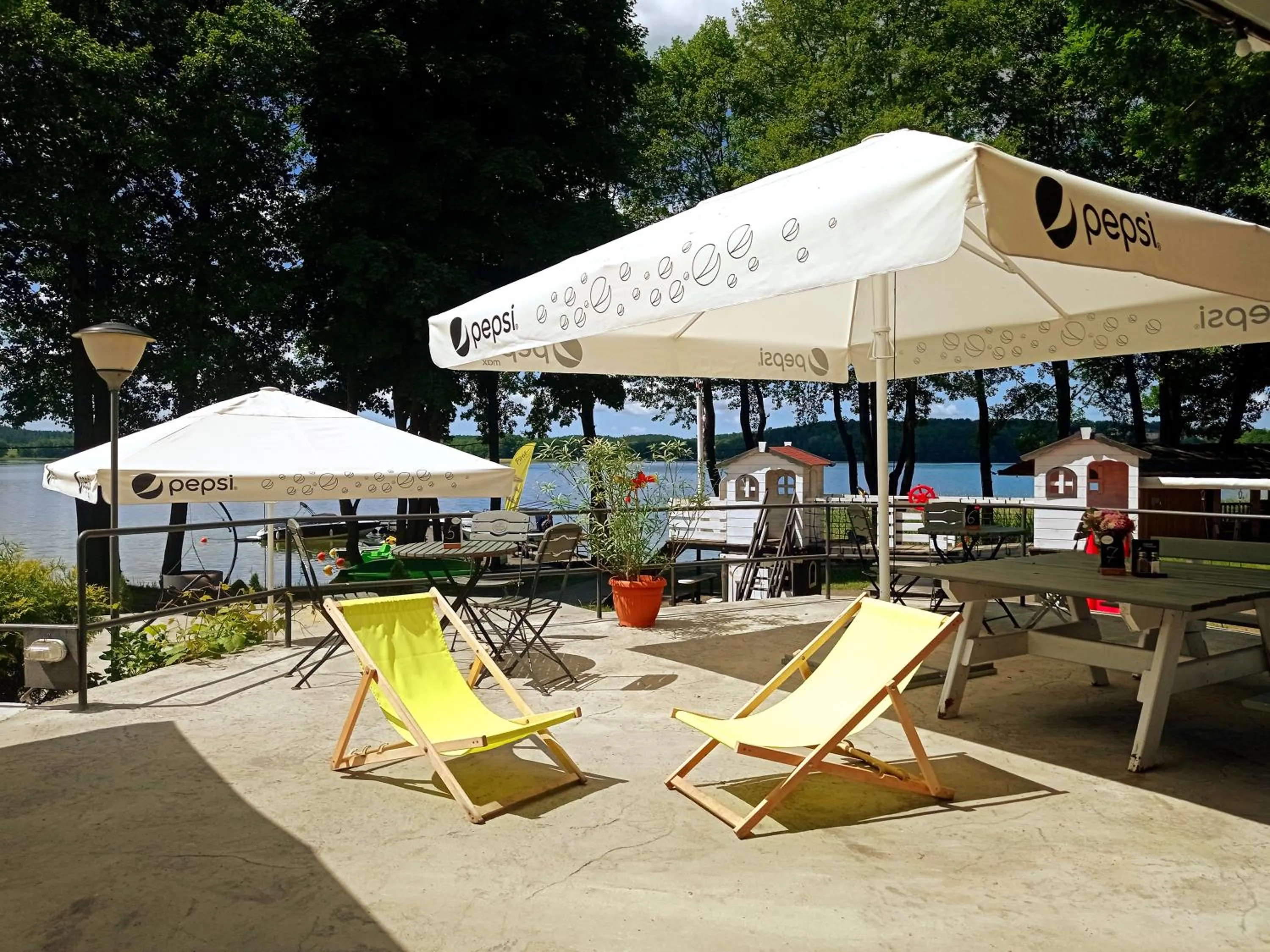 Patio in Pirat Hotel & SPA-hotel z basenem