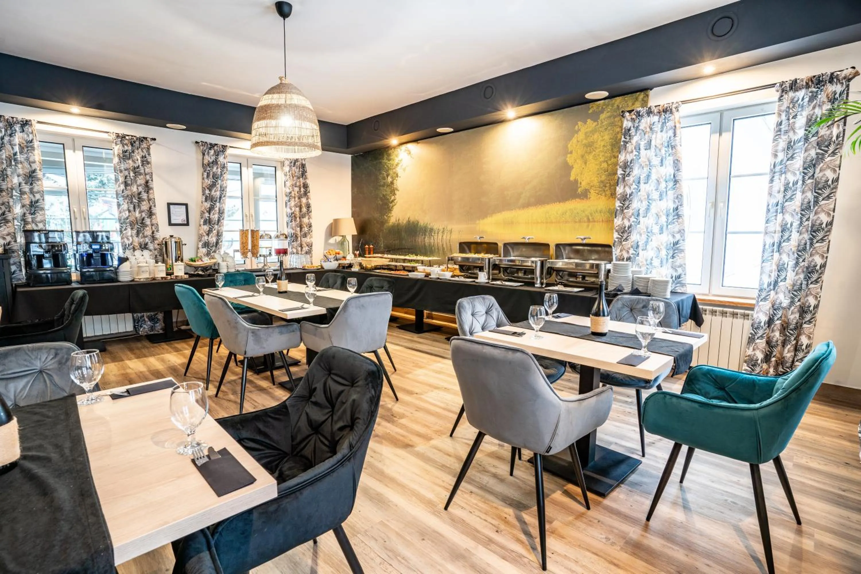 Restaurant/places to eat in Pirat Hotel & SPA-hotel z basenem