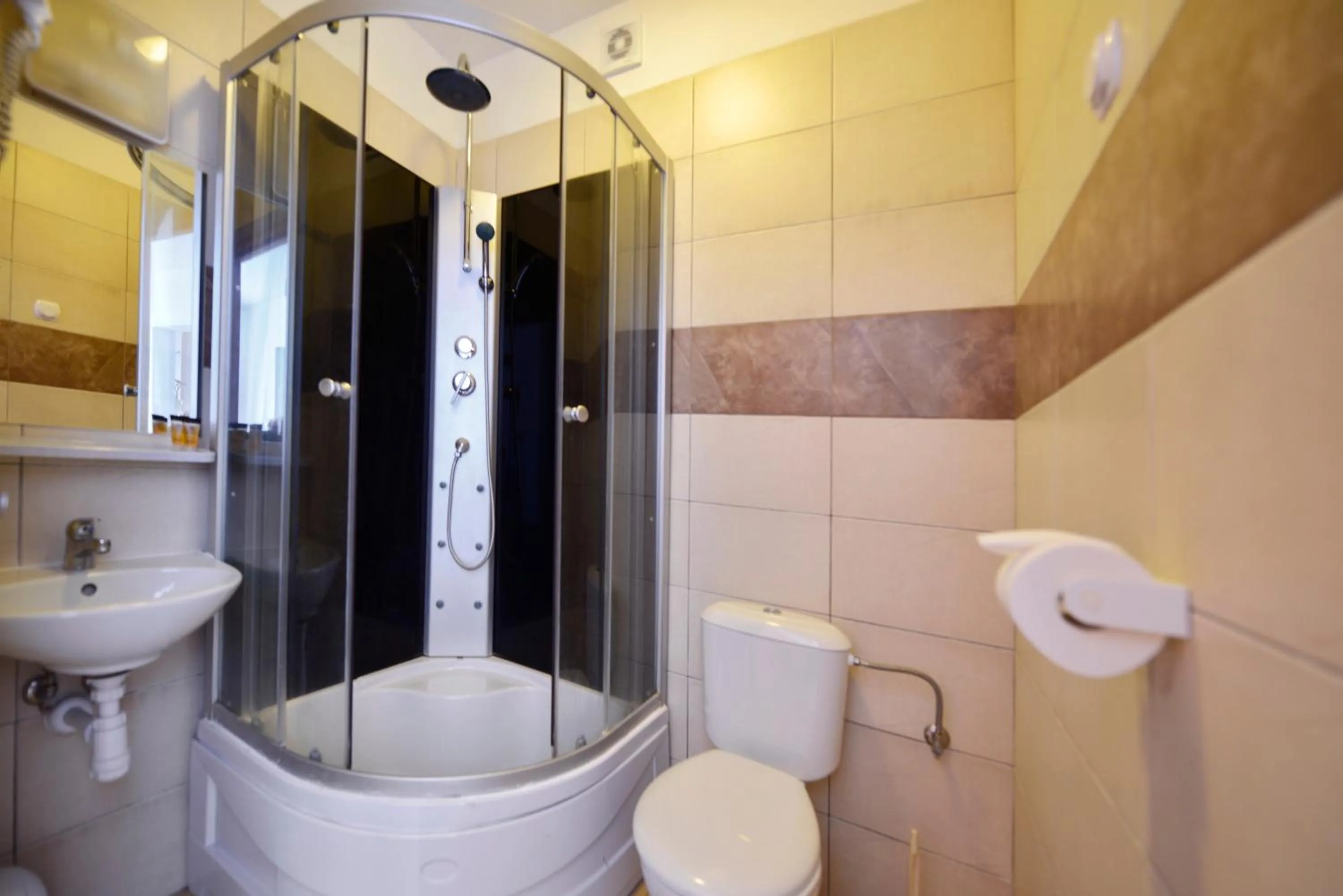 Bathroom in Pirat Hotel & SPA-hotel z basenem