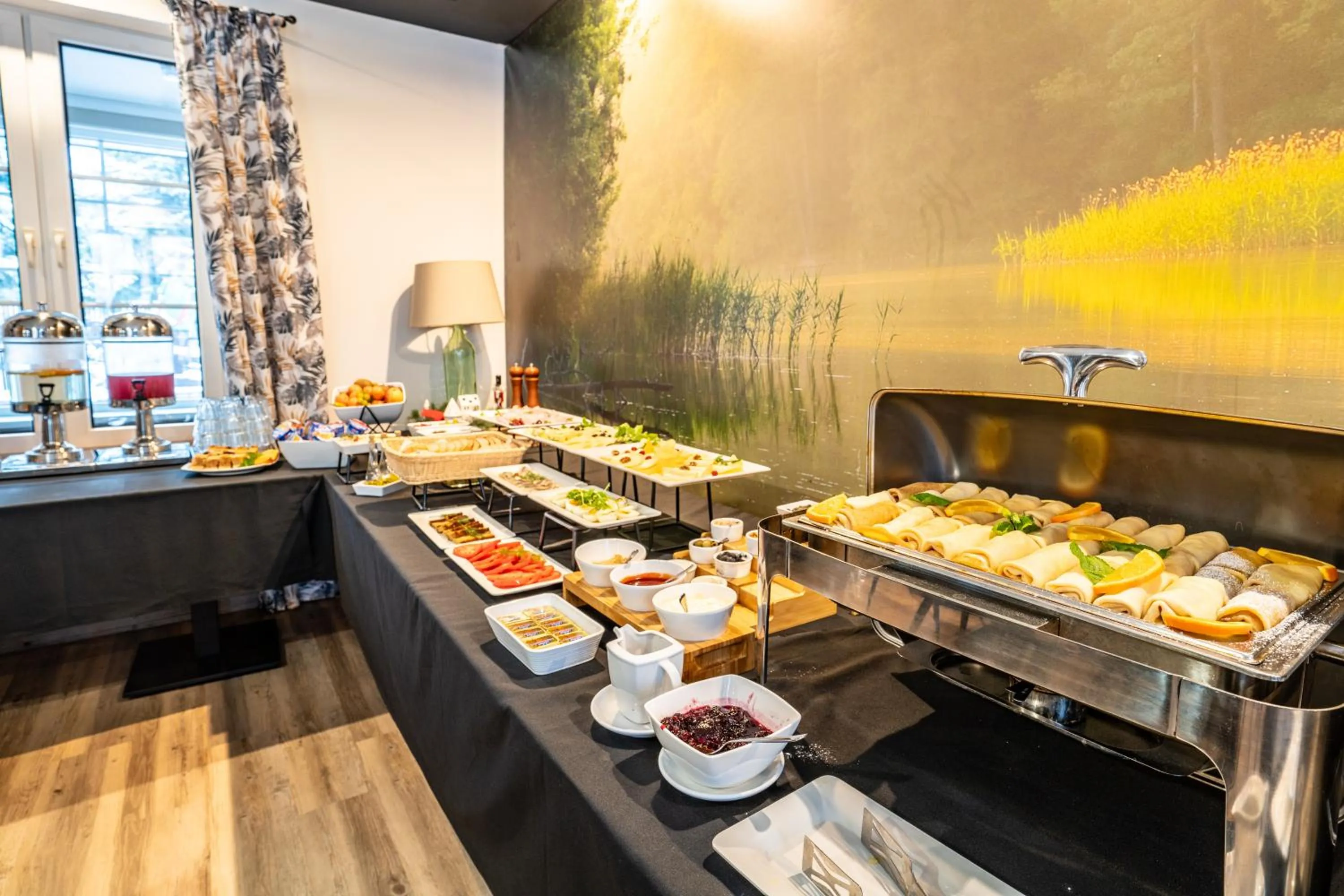 Breakfast in Pirat Hotel & SPA-hotel z basenem