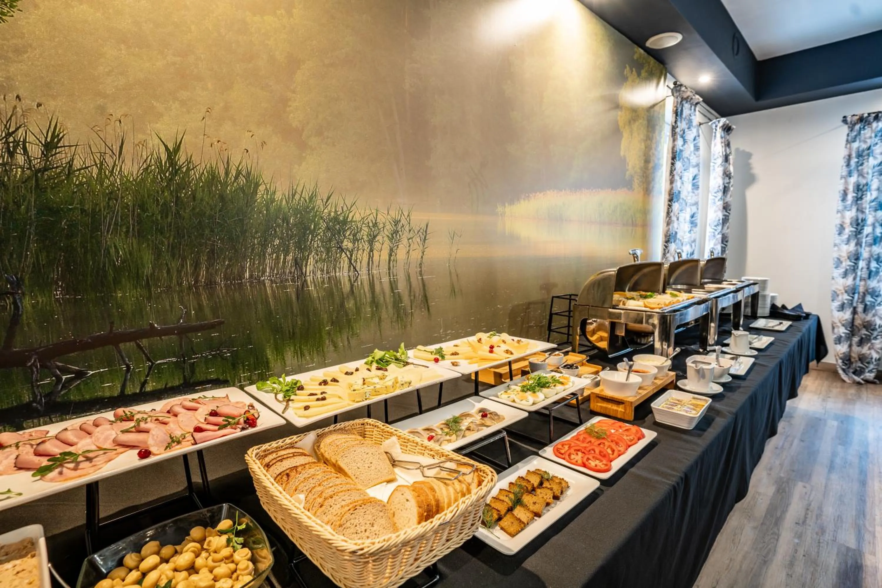 Breakfast in Pirat Hotel & SPA-hotel z basenem