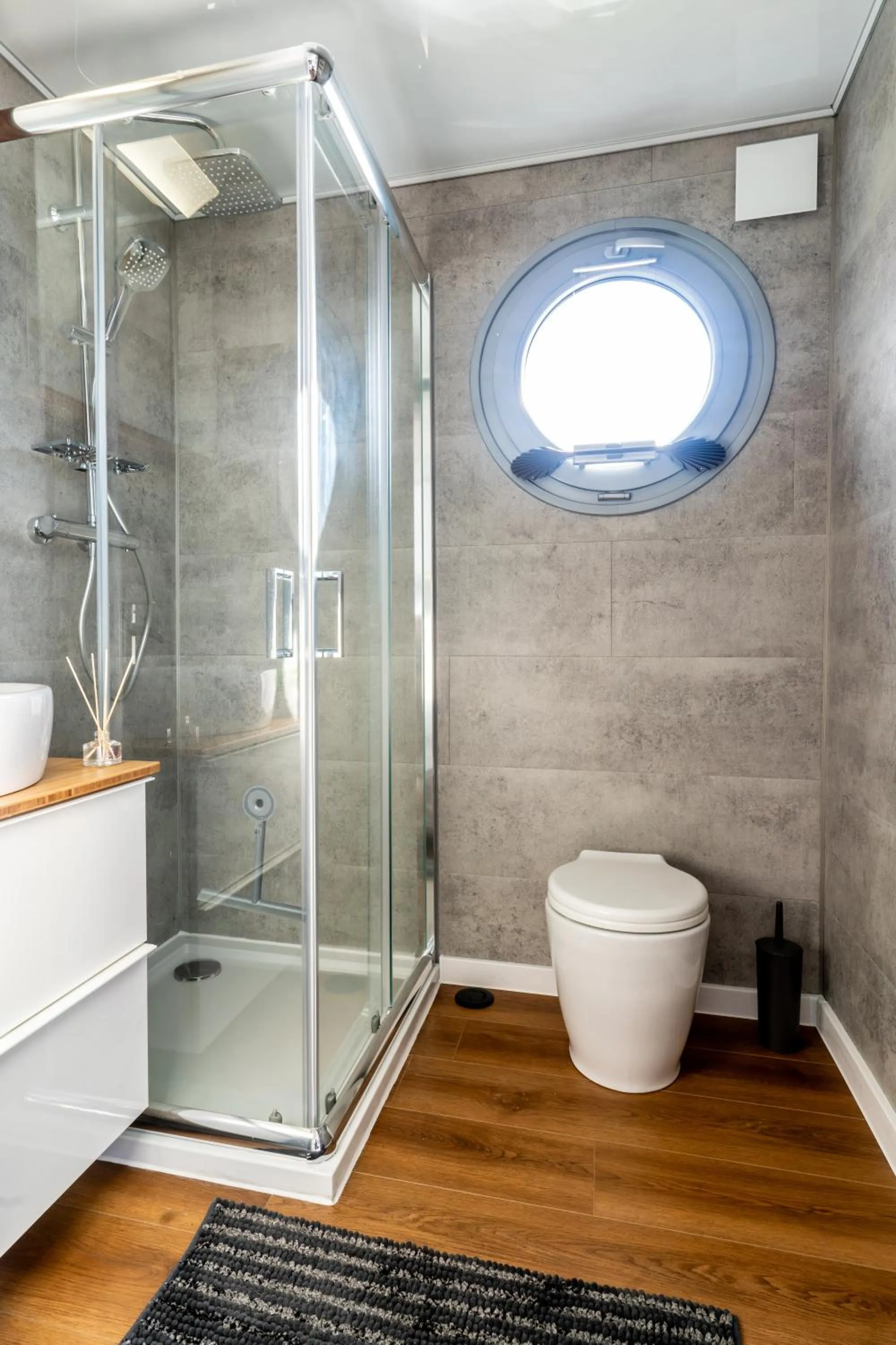 Shower in Pirat Hotel & SPA-hotel z basenem