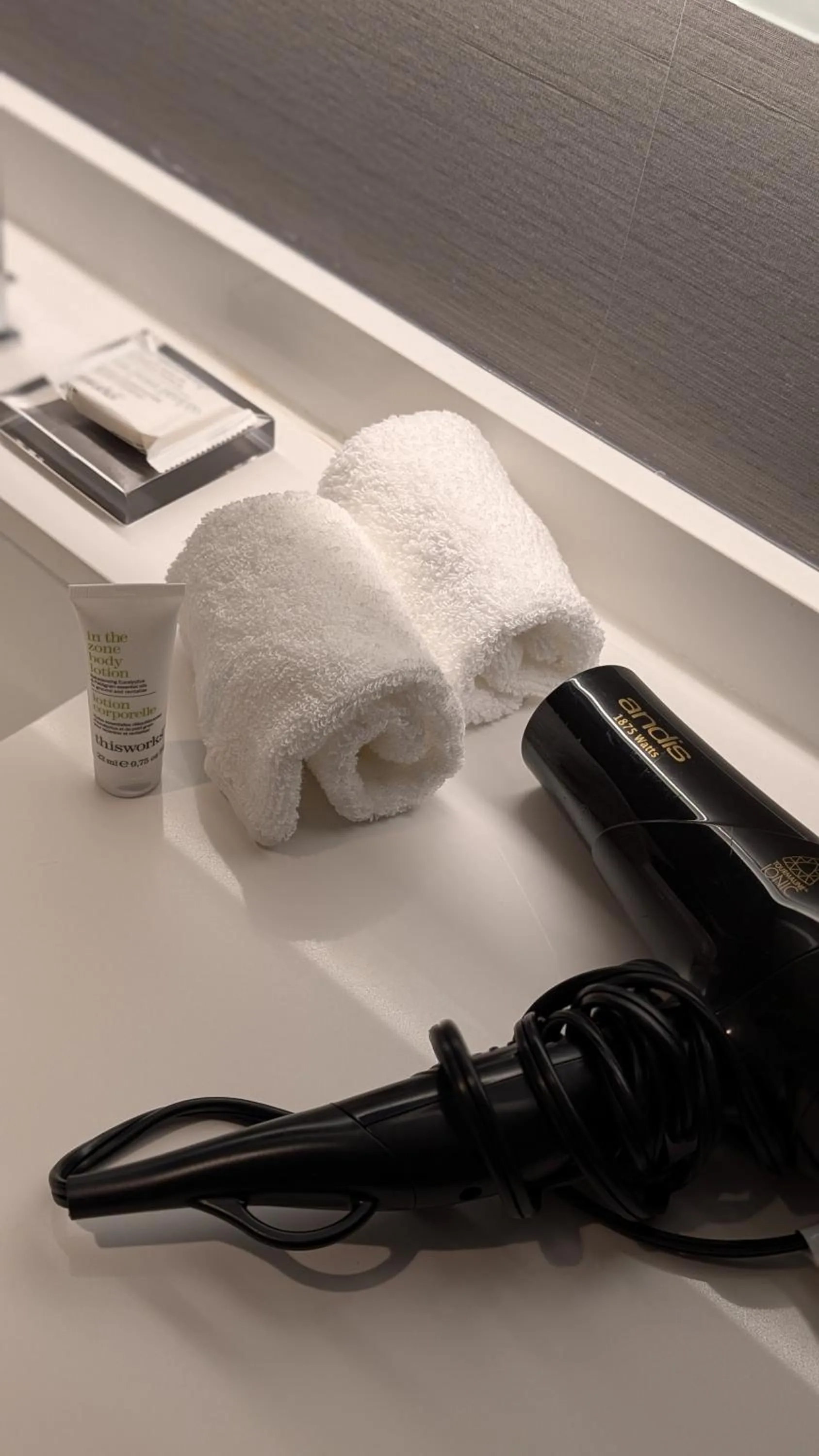 Bathroom in Kingston Marriott Hotel