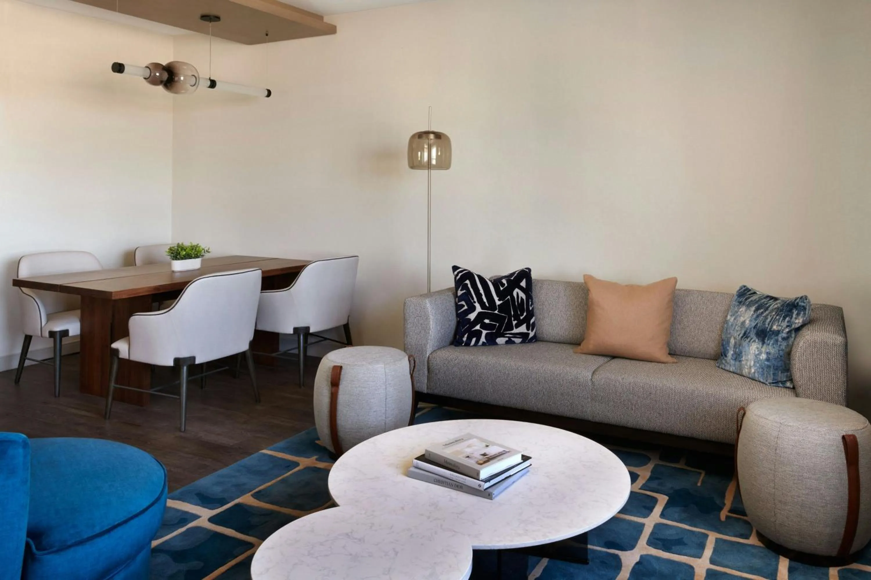 Photo of the whole room in Kingston Marriott Hotel