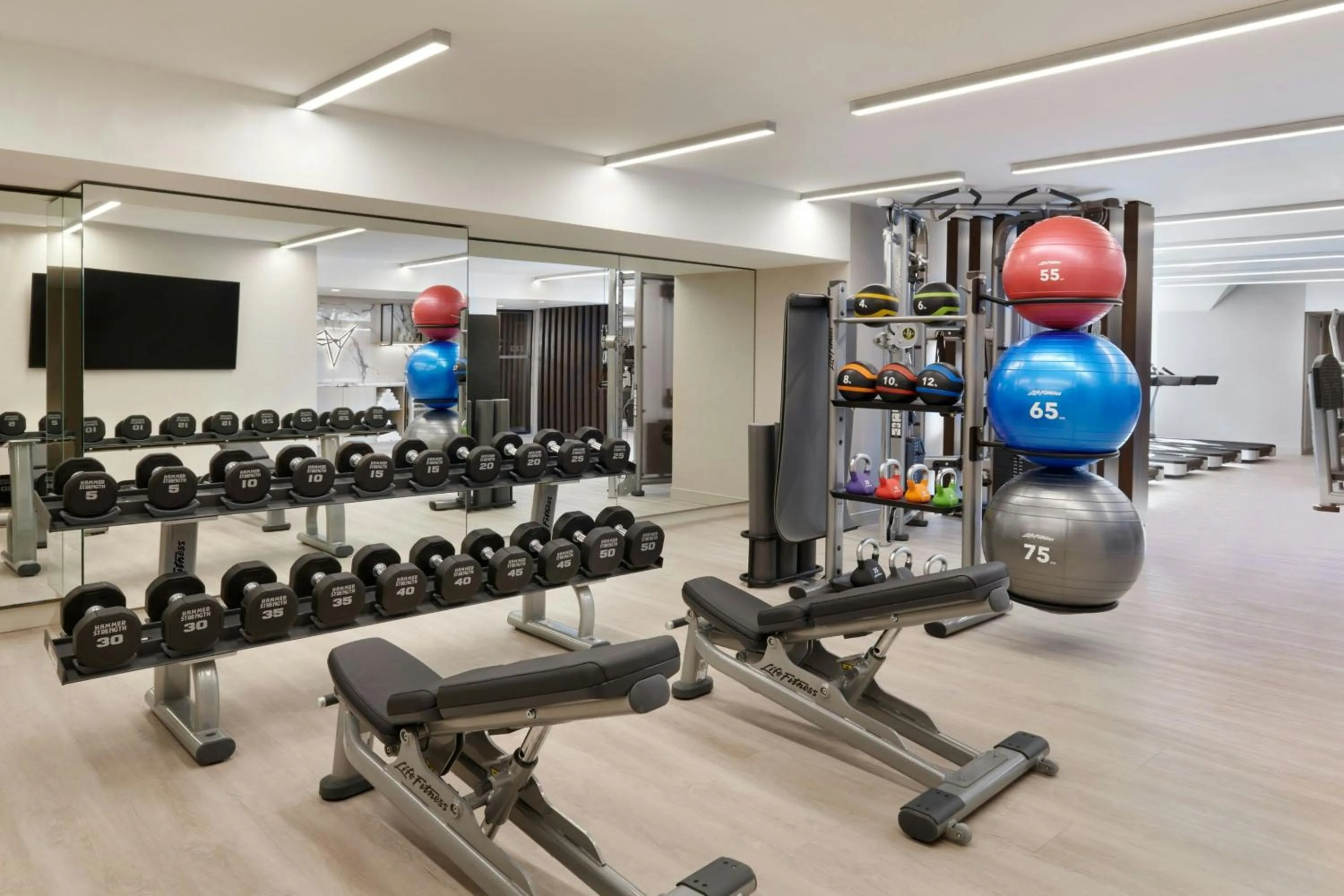 Fitness centre/facilities in Kingston Market Square Hotel