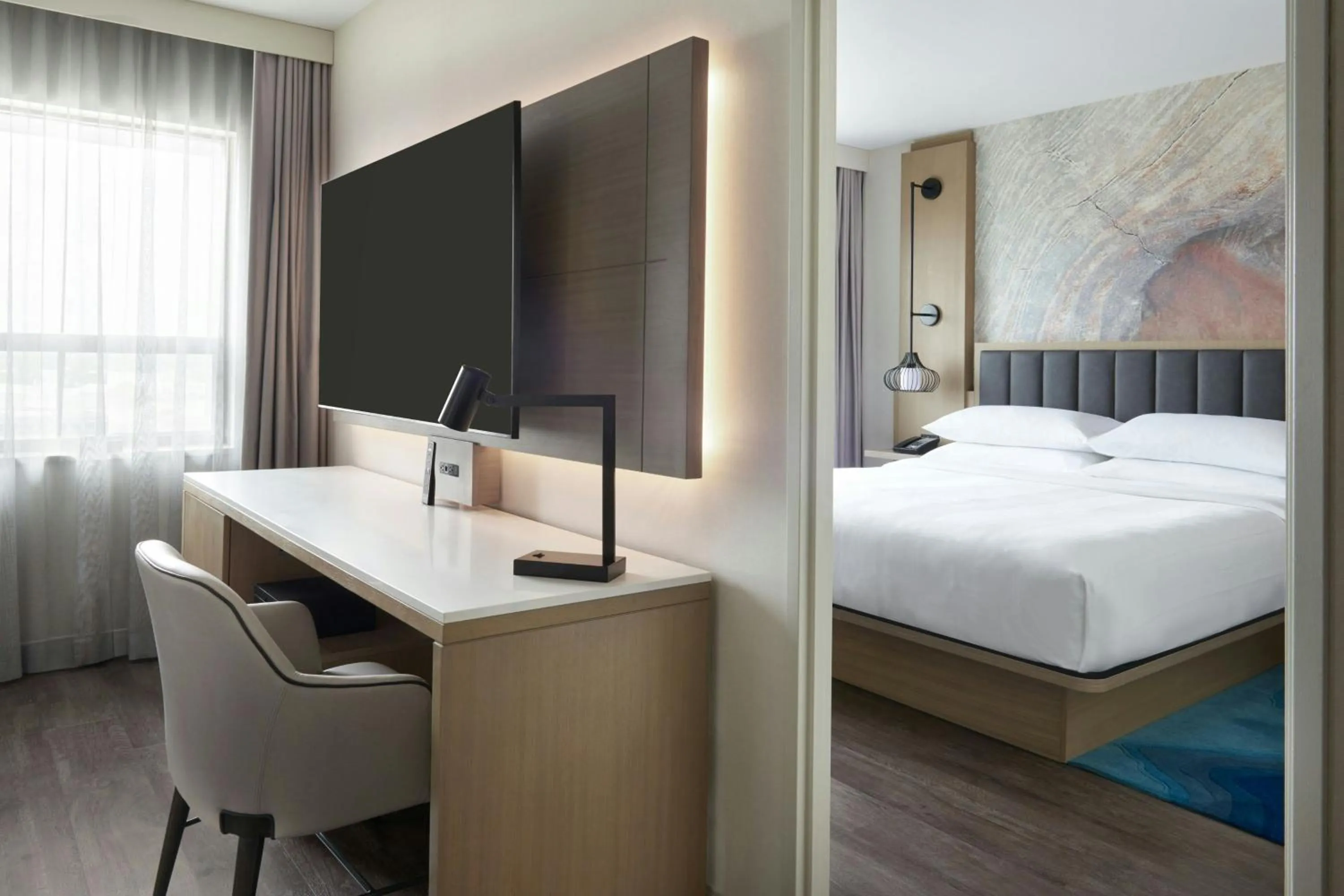 Photo of the whole room, Bed in Kingston Market Square Hotel