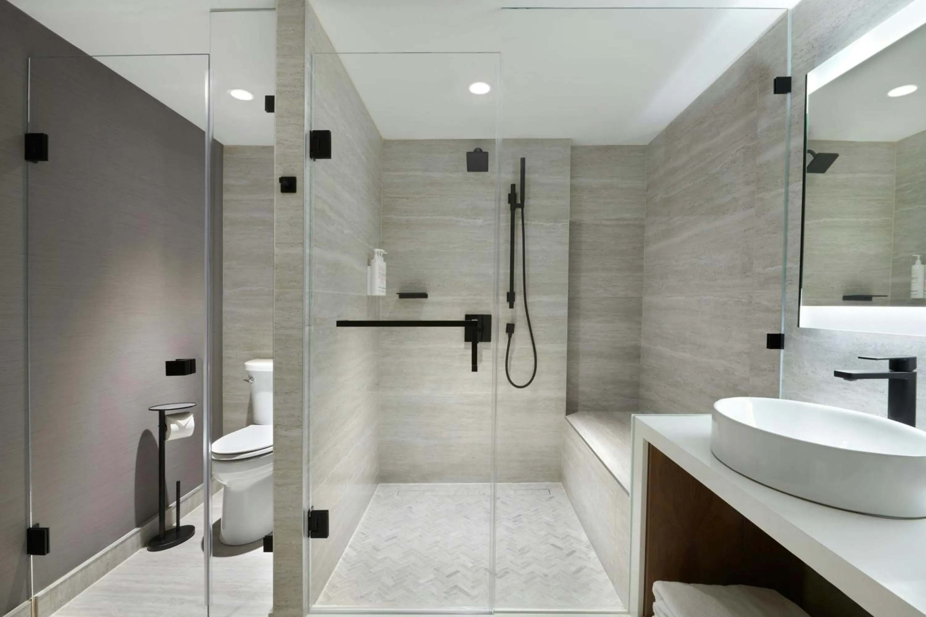 Bathroom in Kingston Marriott Hotel