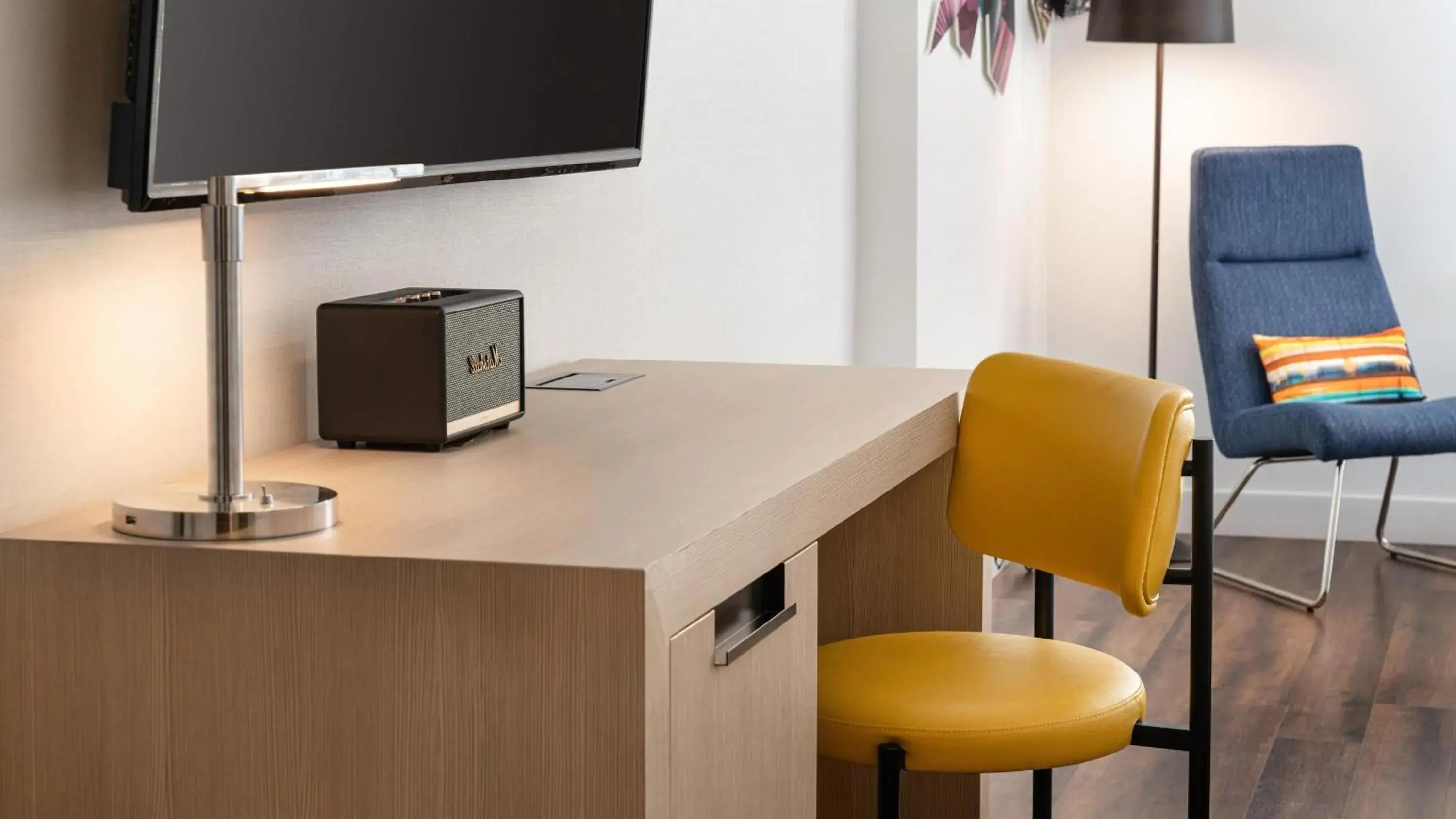 Savvy, Larger Guest room, King, Sofa bed in Aloft Mountain View Savvy, Larger Guest room, King, Sofa bed in Aloft Mountain View