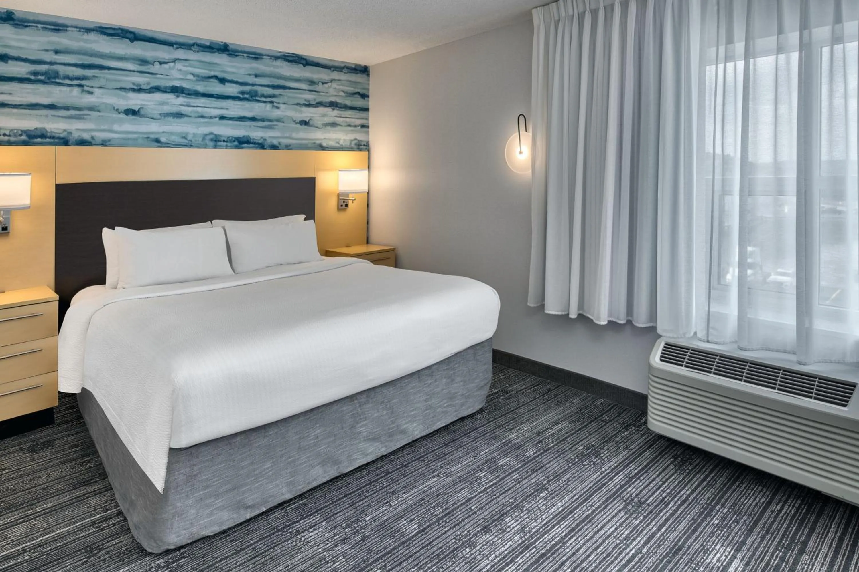 Bedroom, Bed in TownePlace Suites by Marriott Sudbury