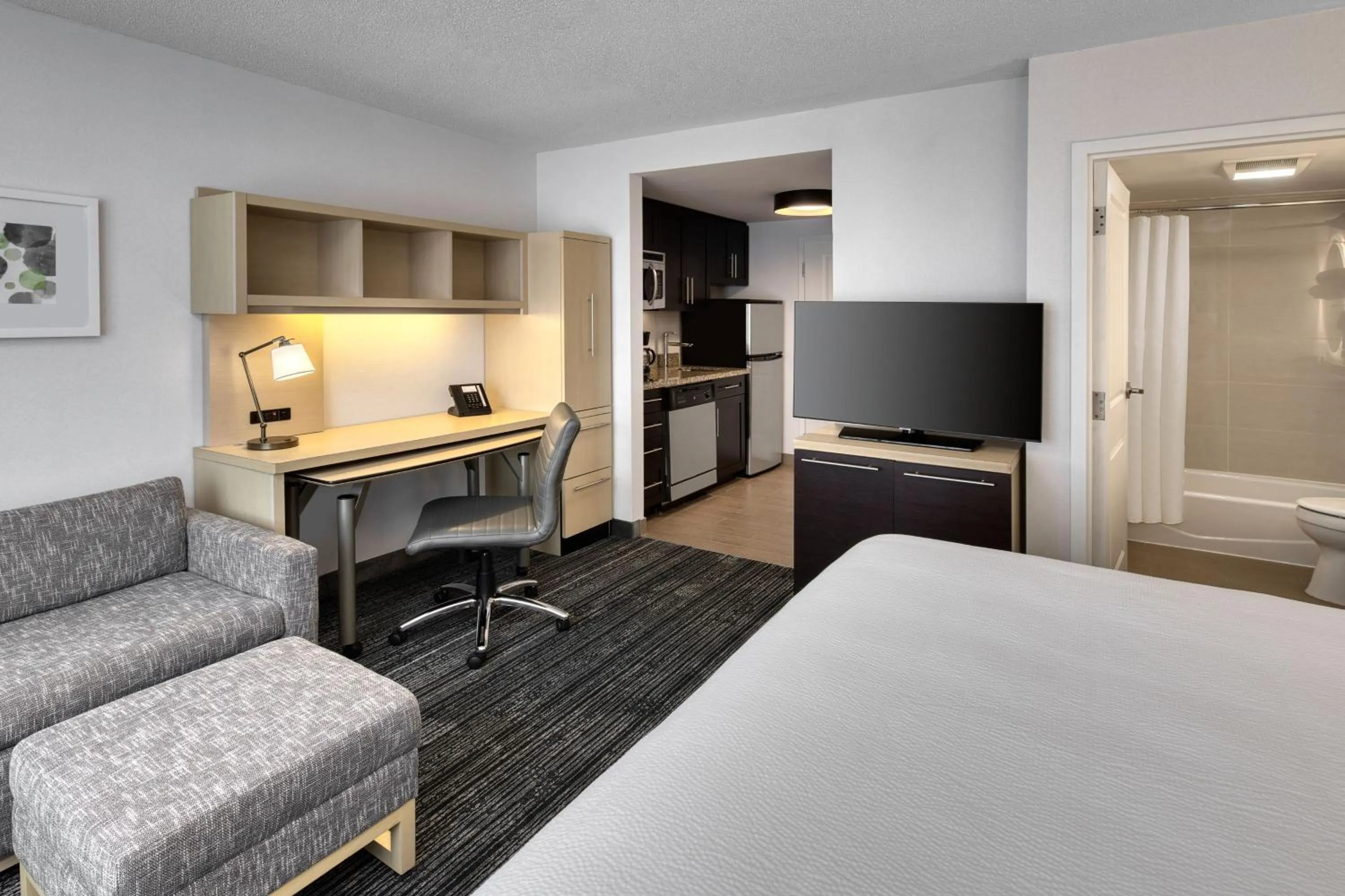 Bedroom, Bed in TownePlace Suites by Marriott Sudbury