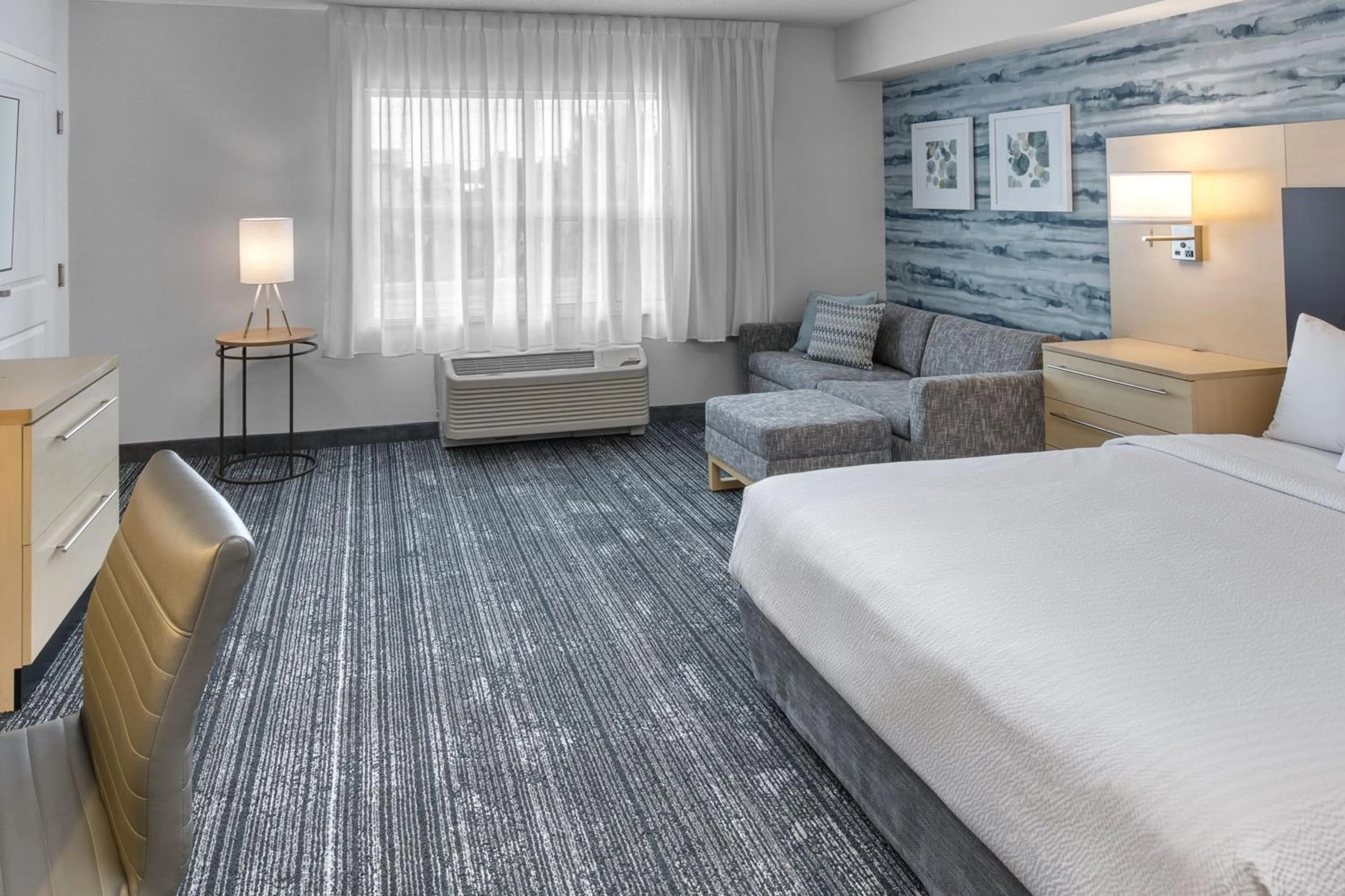 Photo of the whole room, Bed in TownePlace Suites by Marriott Sudbury