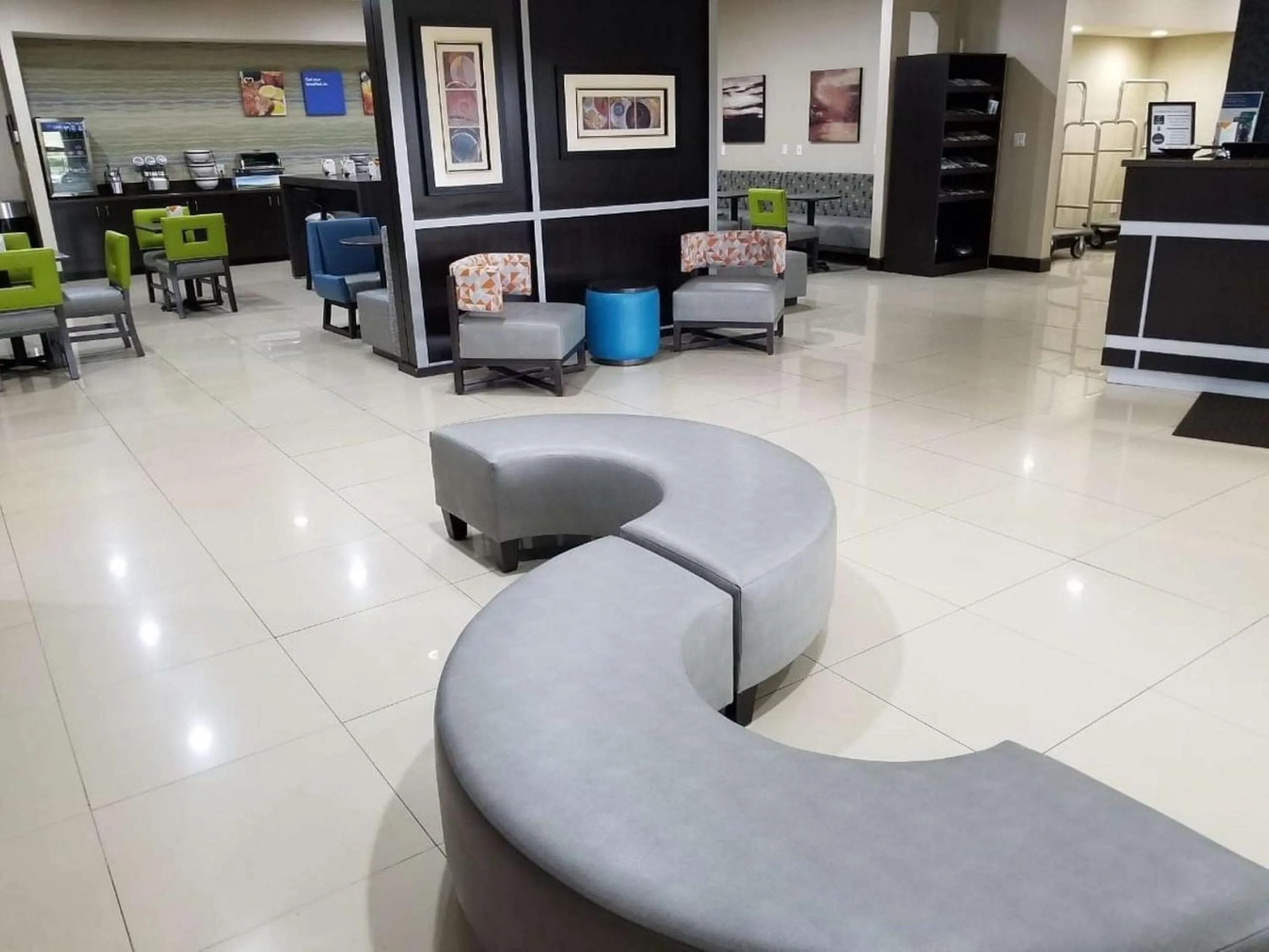 Lobby or reception in SureStay Plus by Best Western Corydon