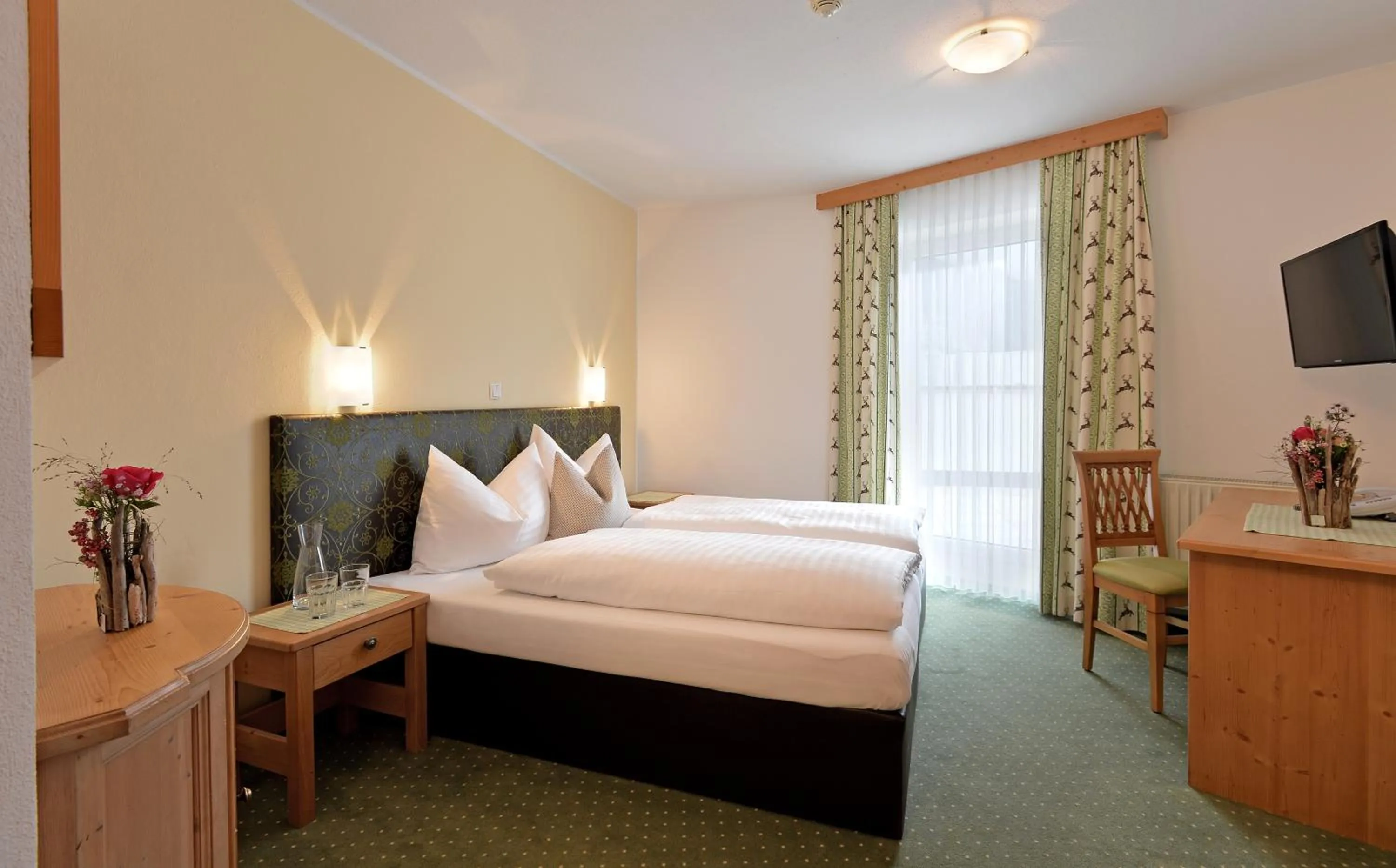 Photo of the whole room, Bed in Hotel Tiroler Stuben