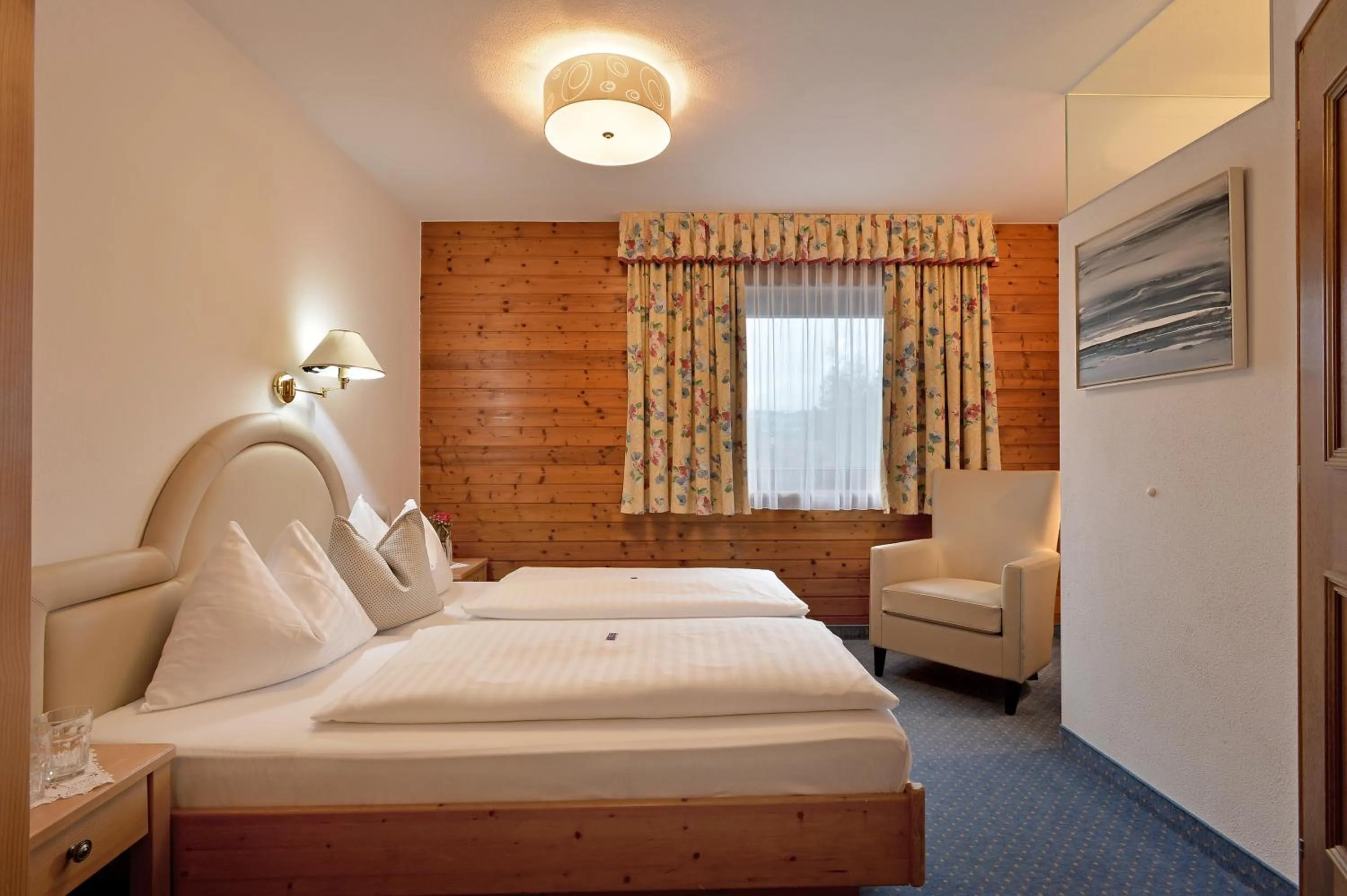 Photo of the whole room, Bed in Hotel Tiroler Stuben