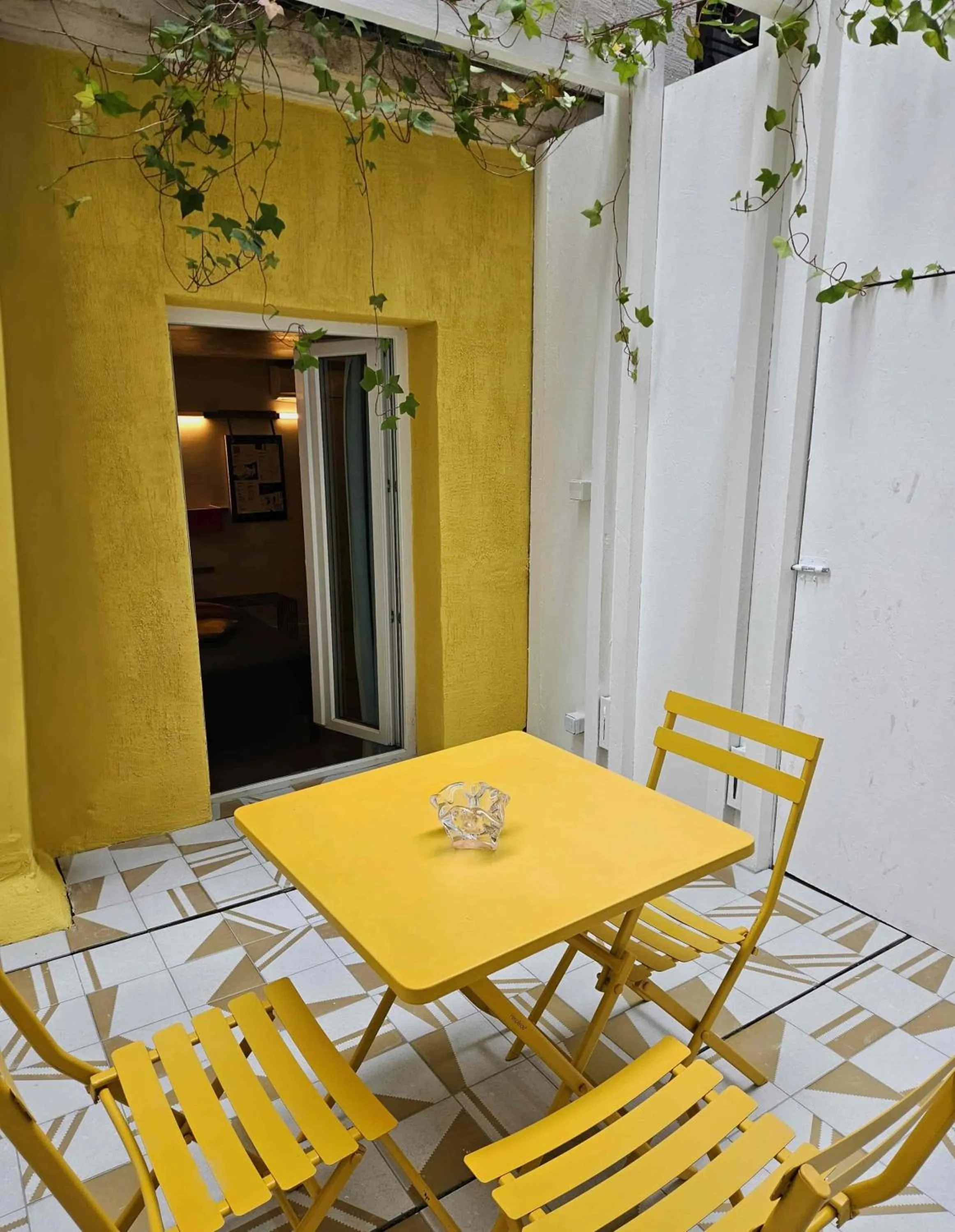 Patio in Hôtel La Nouvelle République & Hammam