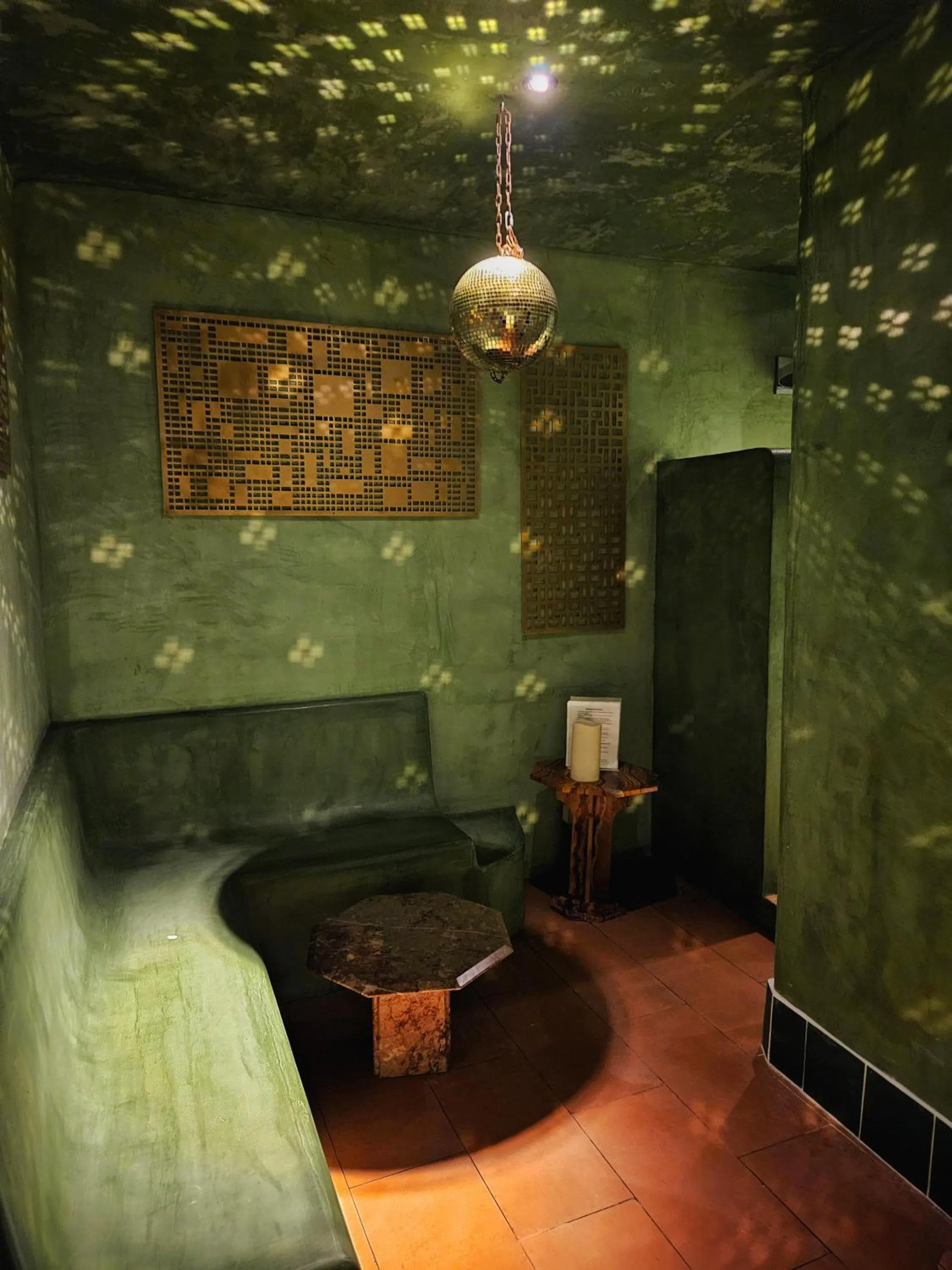 Steam room in Hôtel La Nouvelle République & Hammam