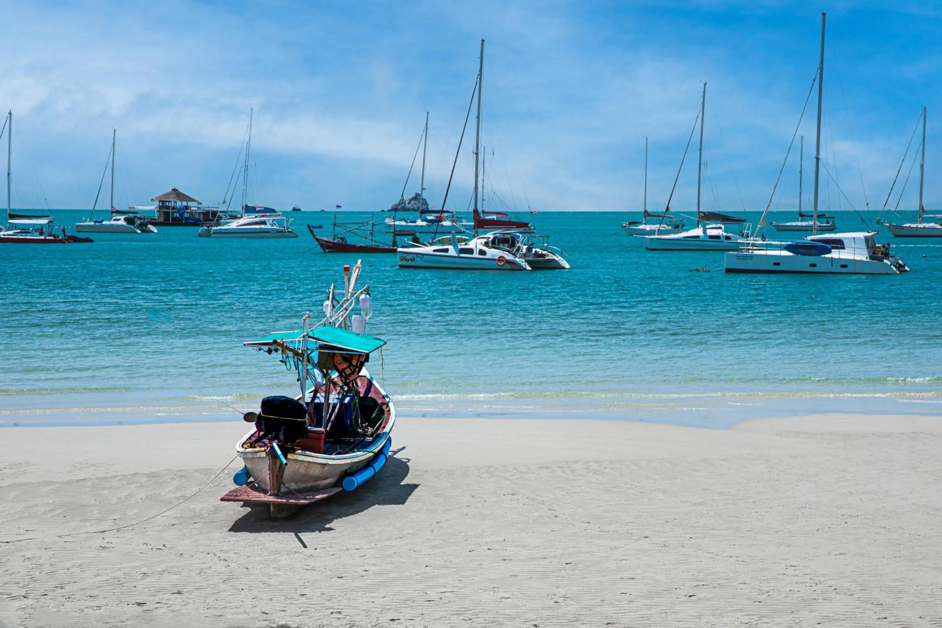 Beach in Bay Beach Resort