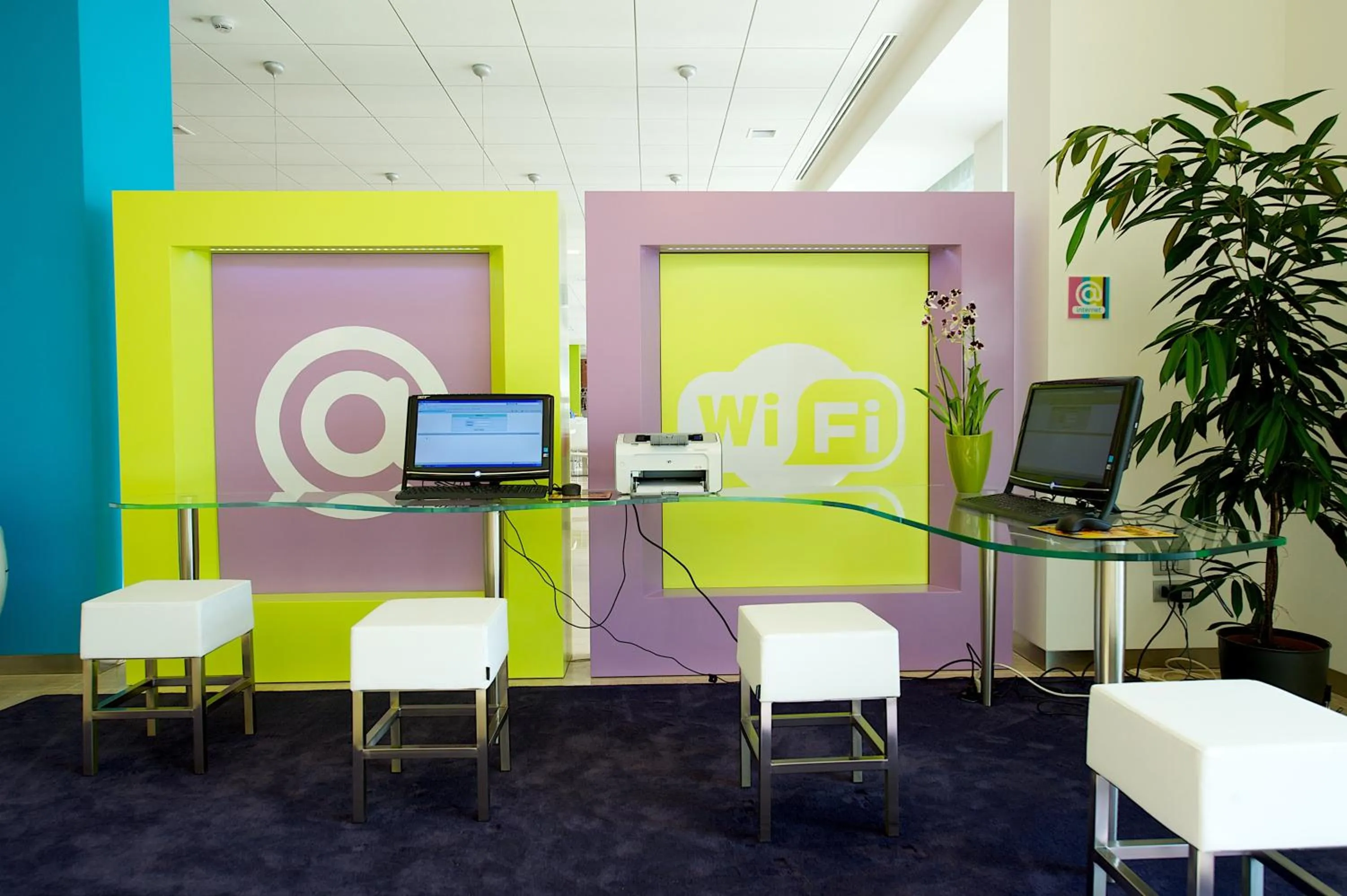 Communal lounge/ TV room in Hotel Mercure Venezia-Marghera