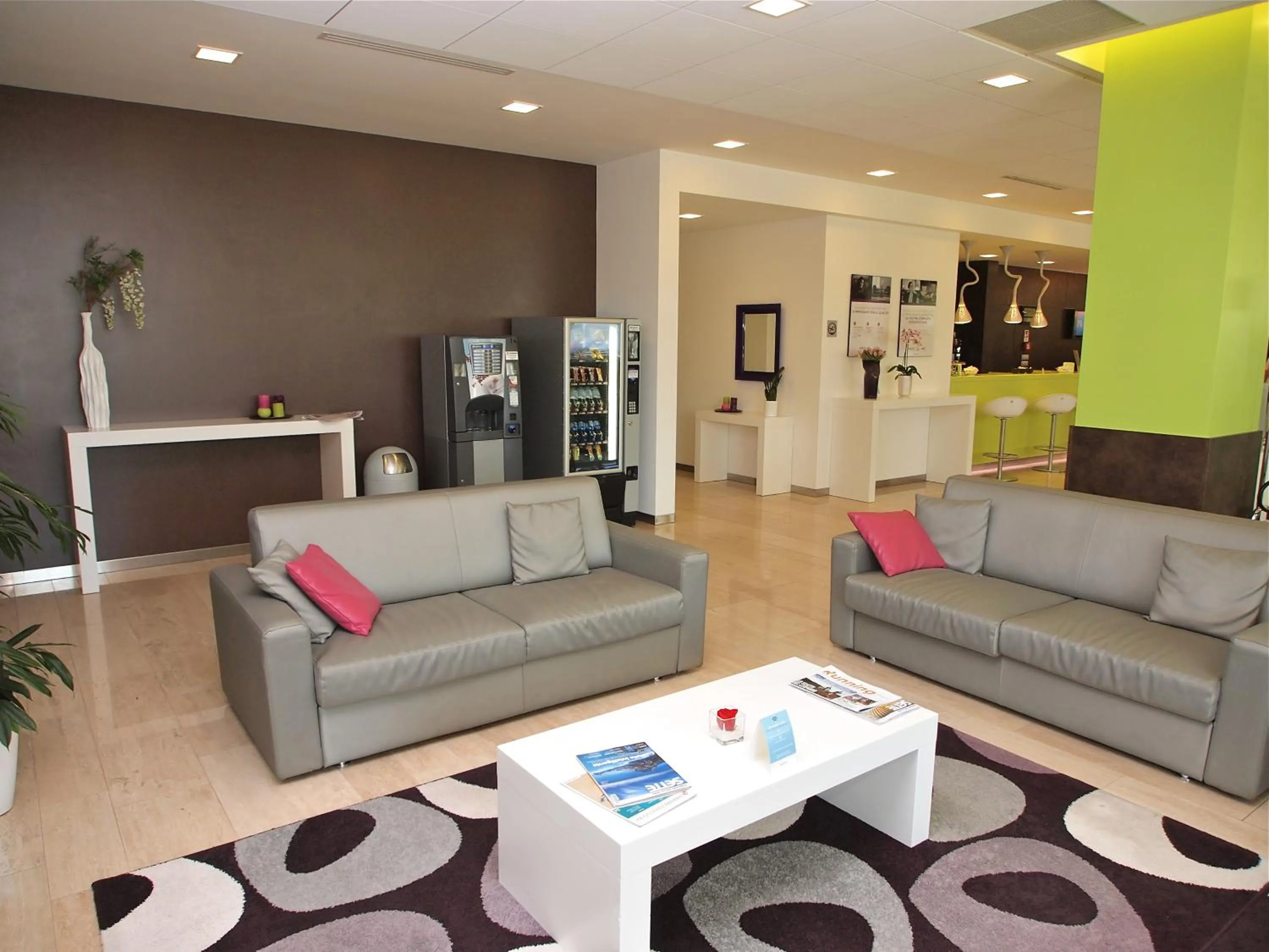 Communal lounge/ TV room in Hotel Mercure Venezia-Marghera