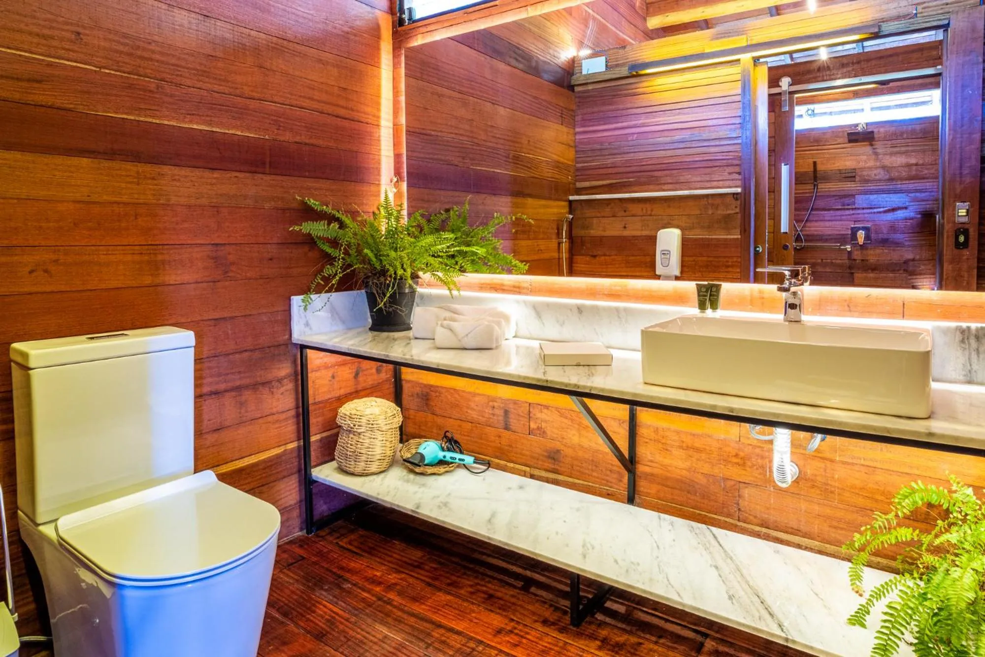 Bathroom in Eco Luar Boutique Hotel