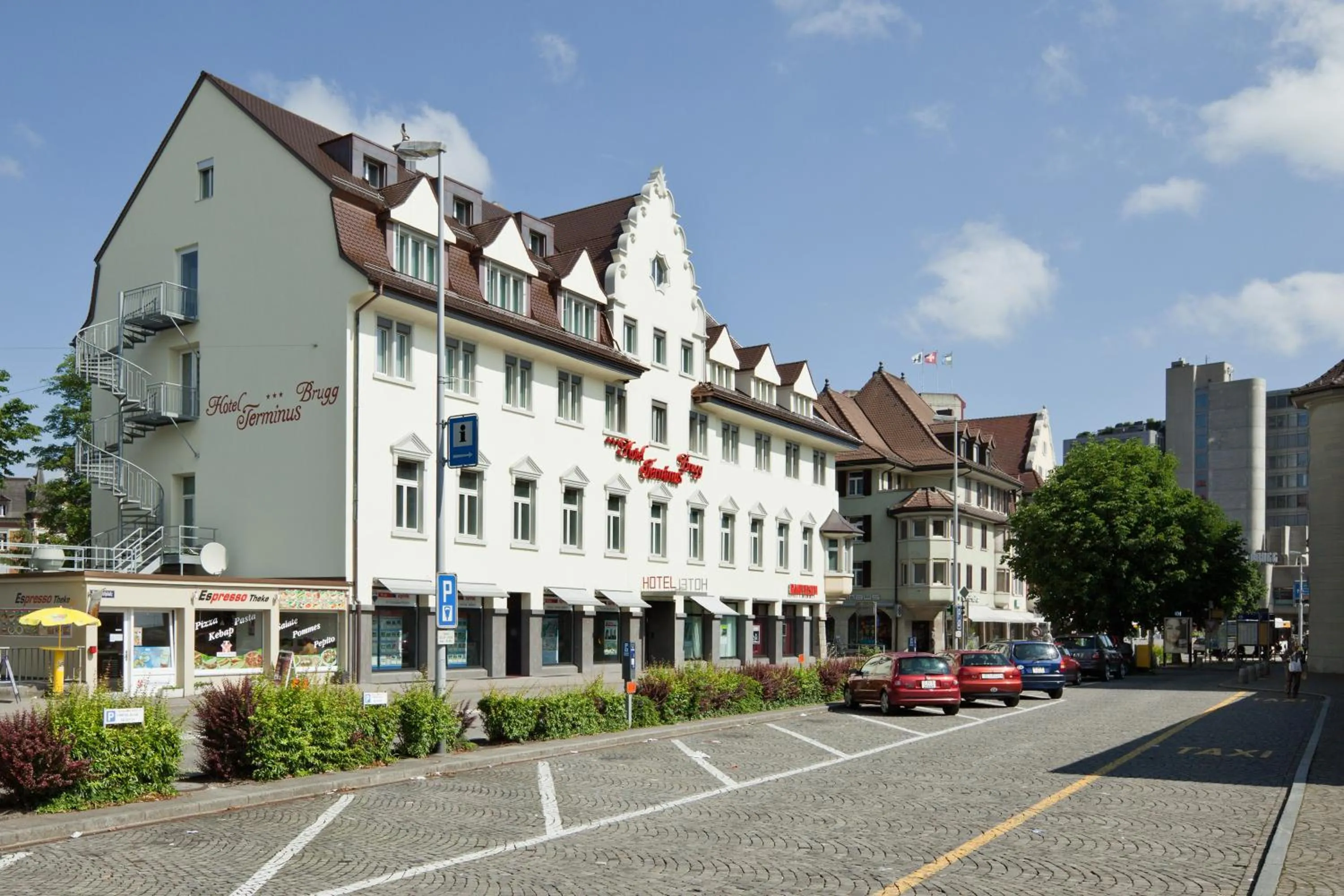 Facade/entrance in Hotel Terminus Brugg
