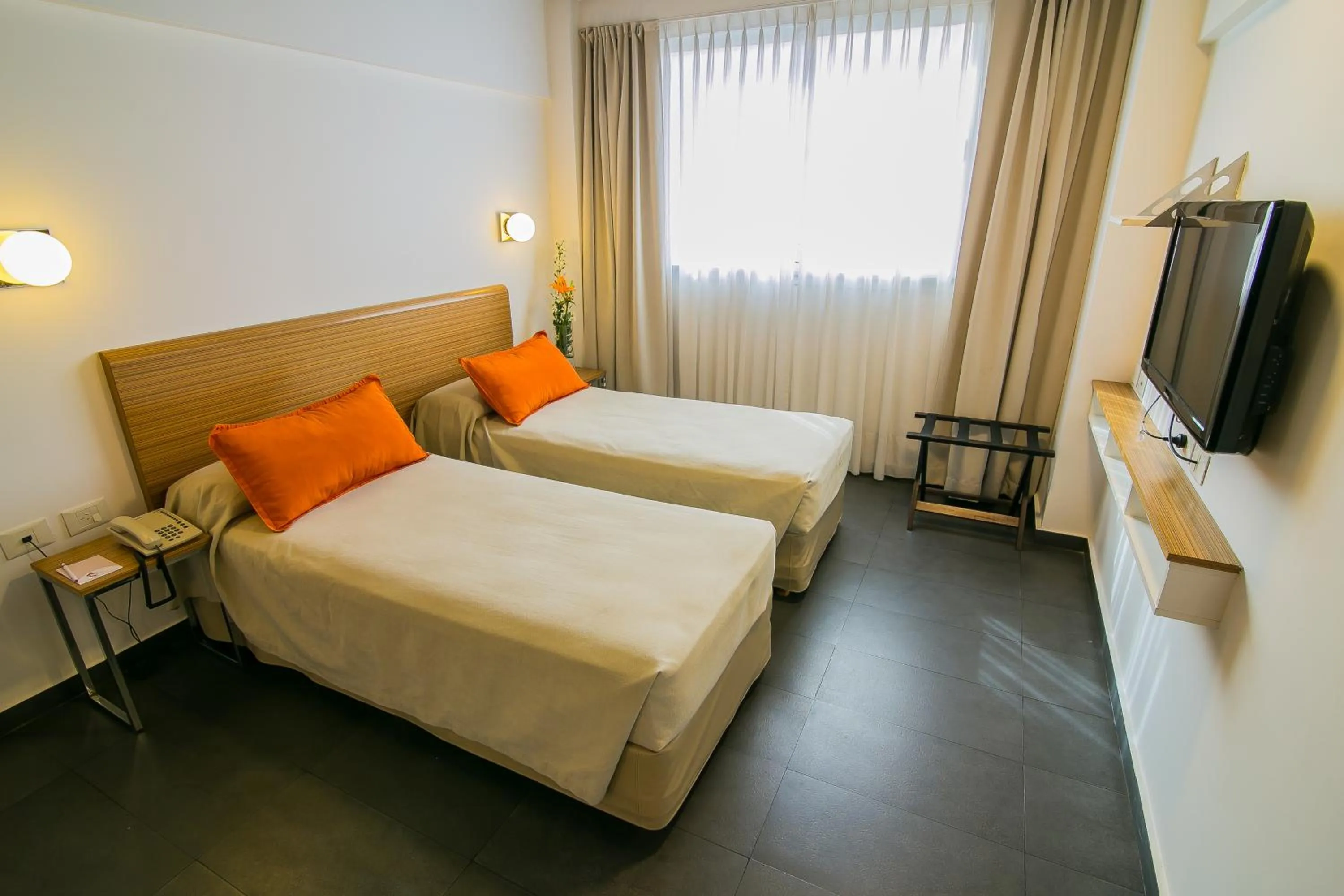 Photo of the whole room, Bed in Roberta Rosa De Fontana Suites