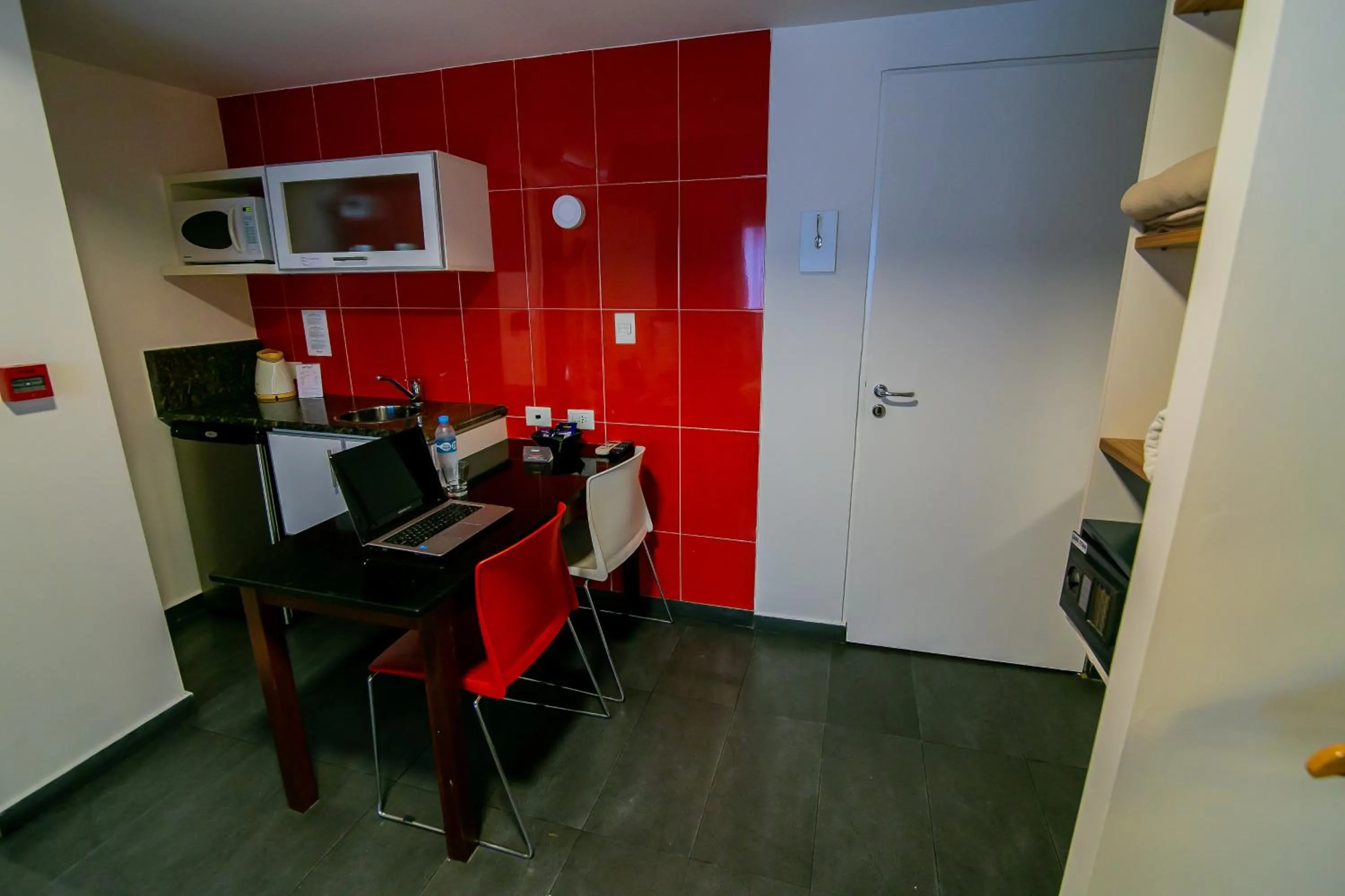 Kitchen or kitchenette in Roberta Rosa De Fontana Suites