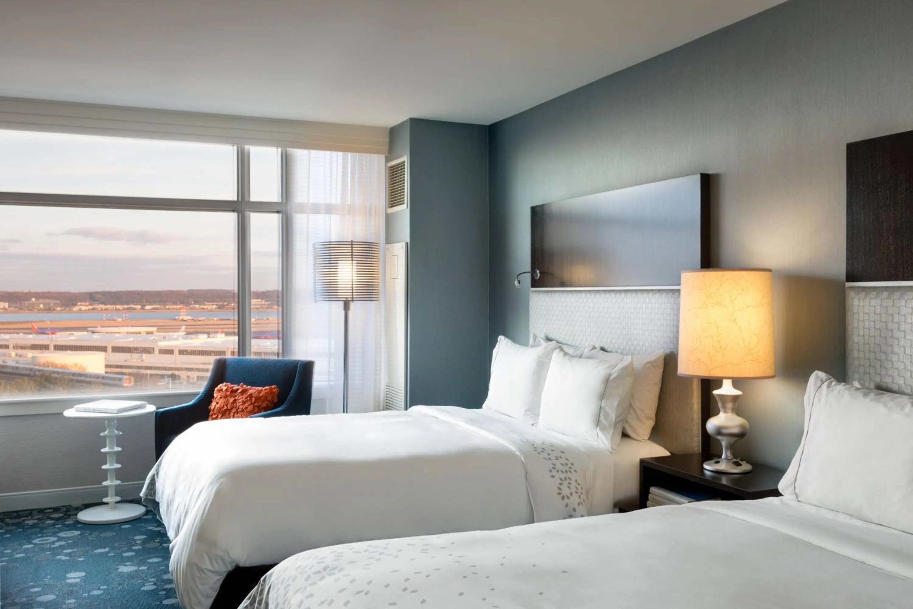 Photo of the whole room, Bed in Renaissance Arlington Capital View Hotel