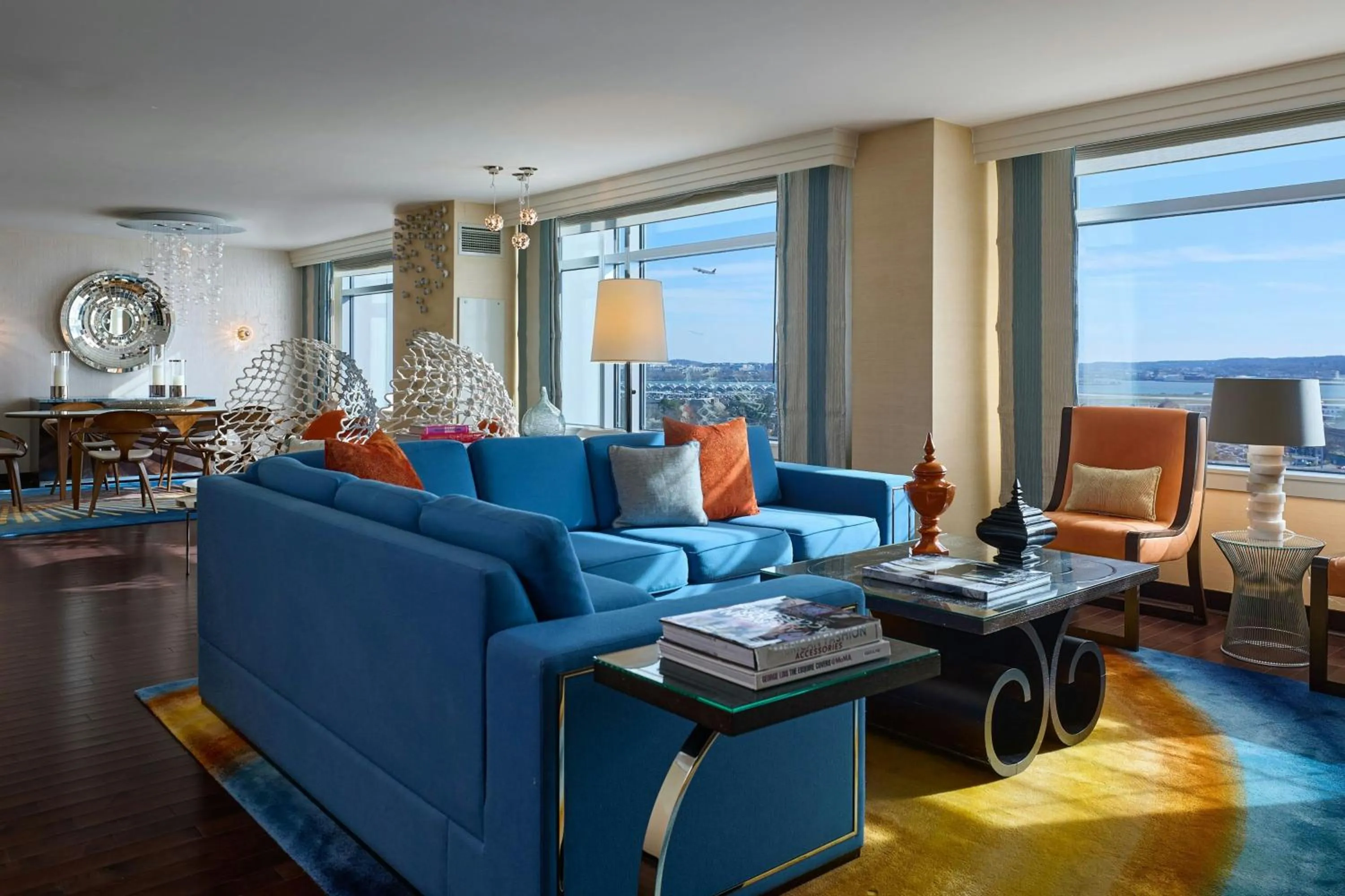 Photo of the whole room in Renaissance Arlington Capital View Hotel