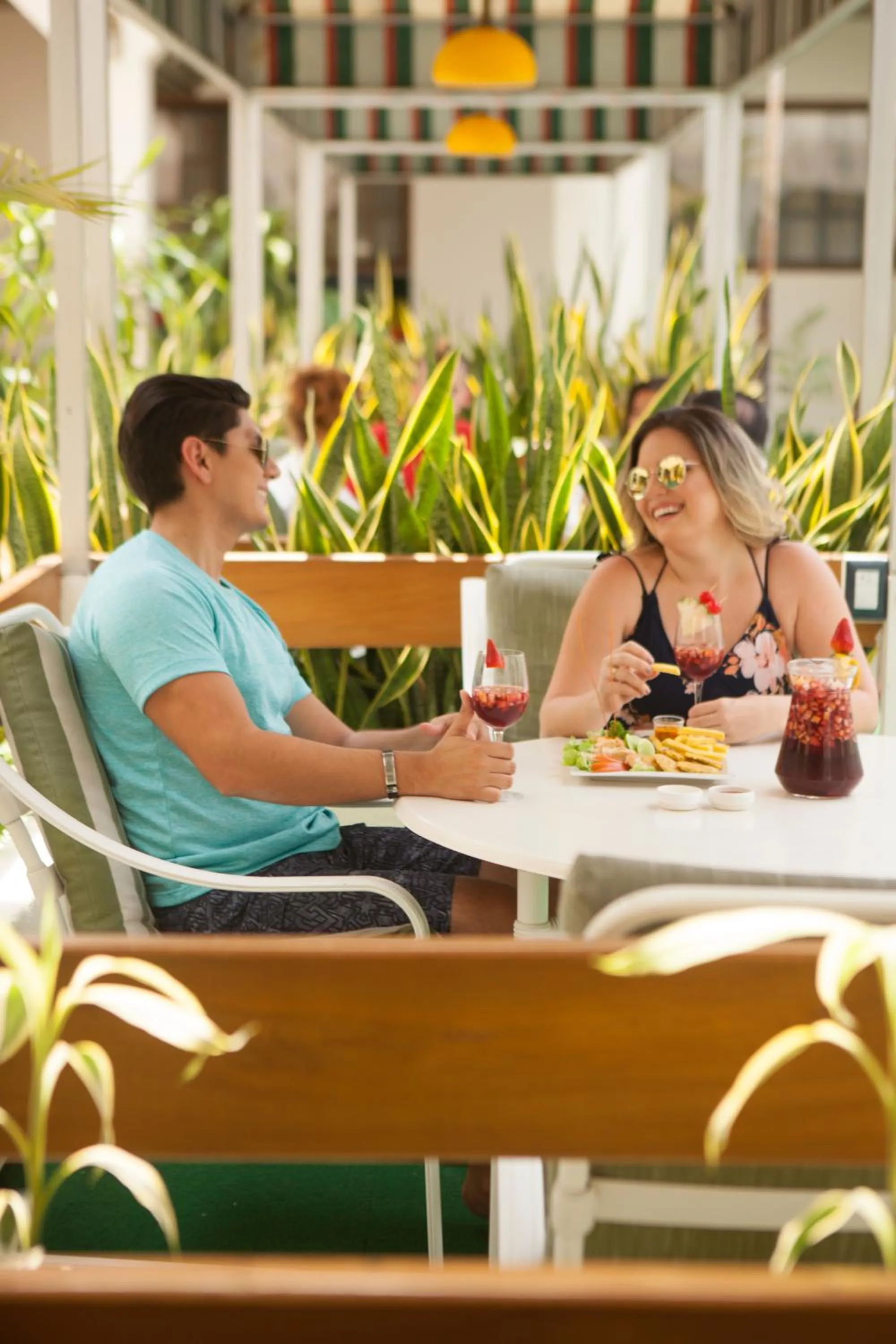 Restaurant/places to eat in Hotel Ramada